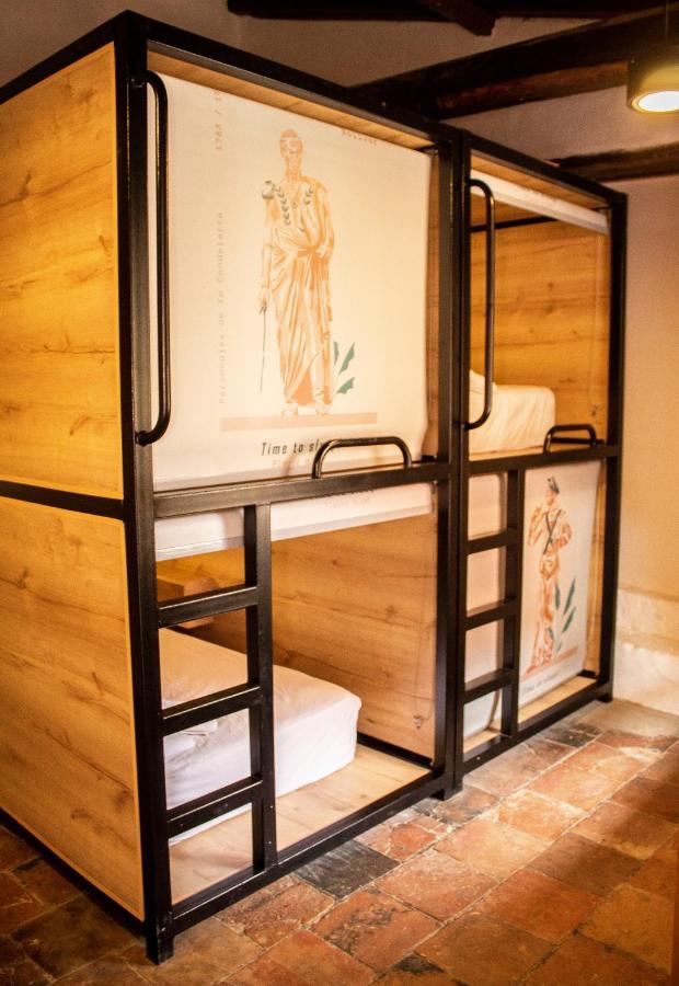Single Bed 6-Bed Dormitory Room
