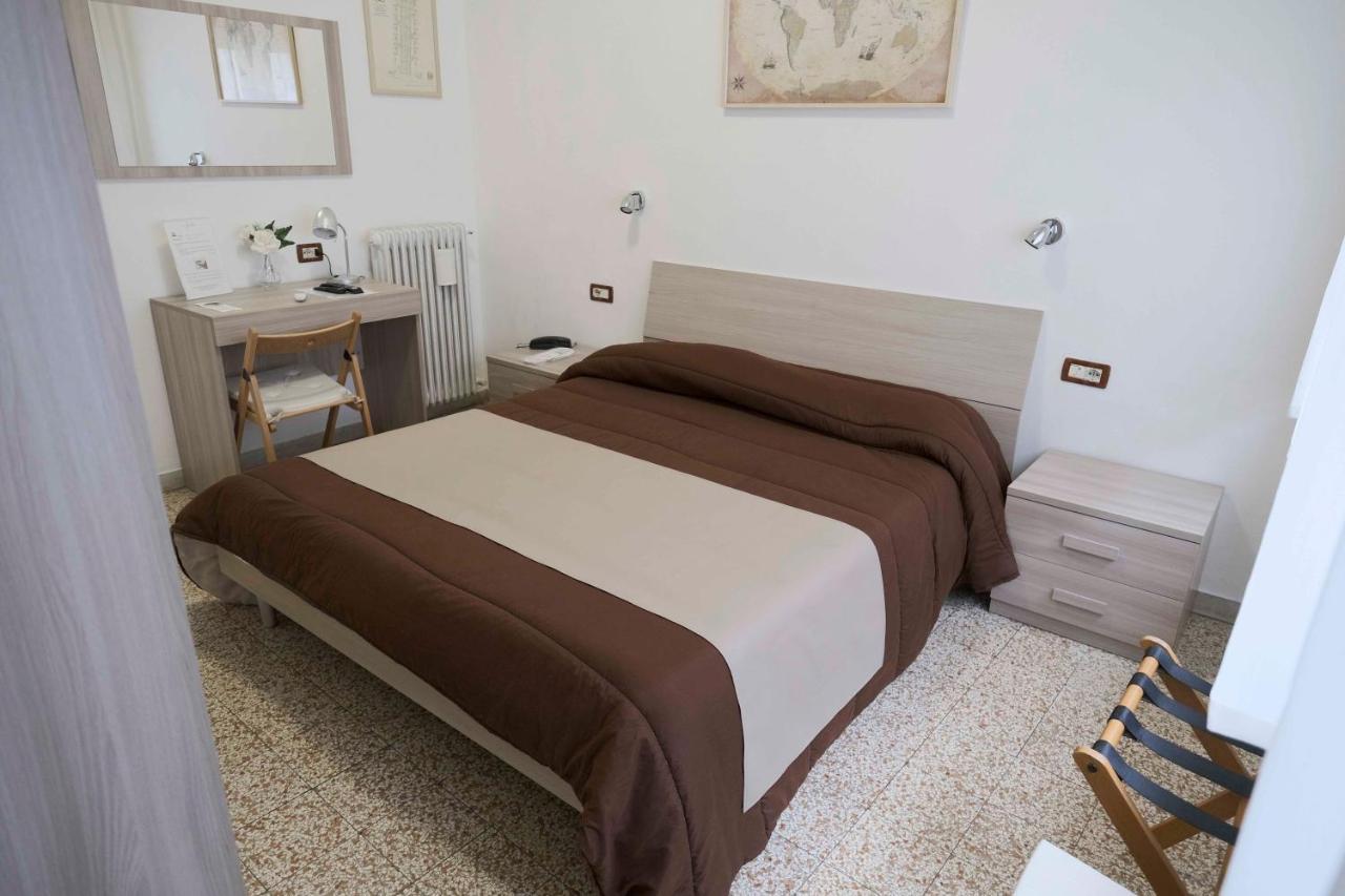 Double or Twin Room,1433183536:JPEG