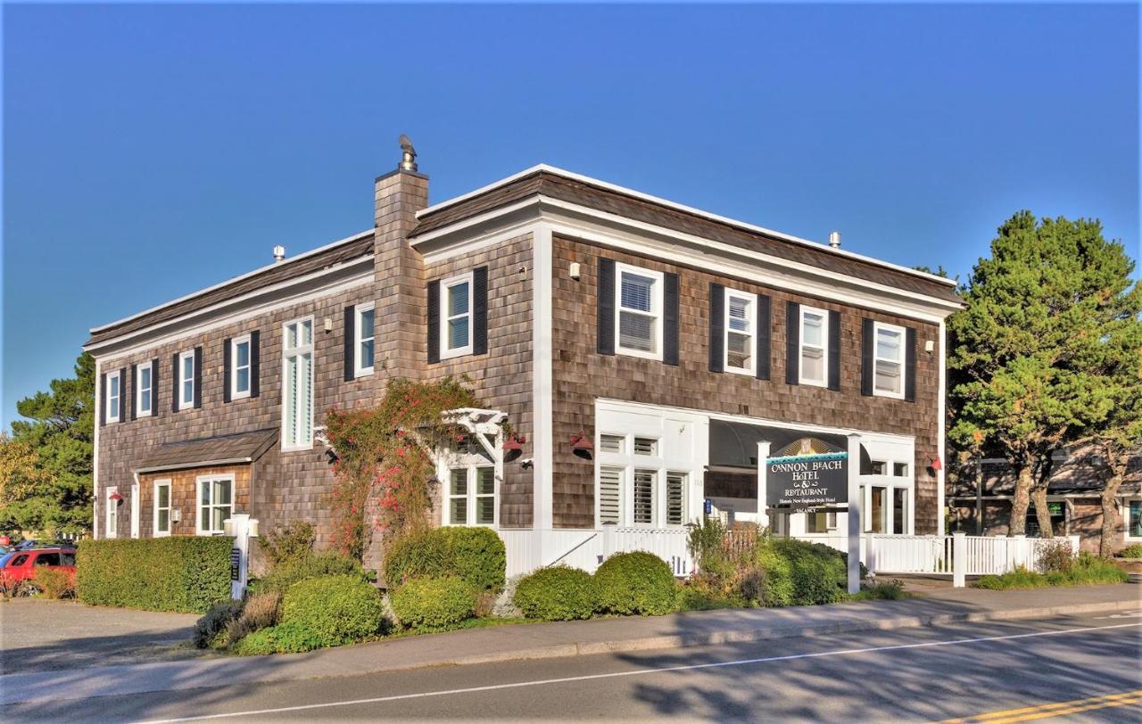 Cannon Beach Hotel - Premier Queen (No Pets, No Kids)
