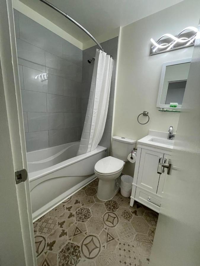 Deluxe Queen Studio - Pet Friendly