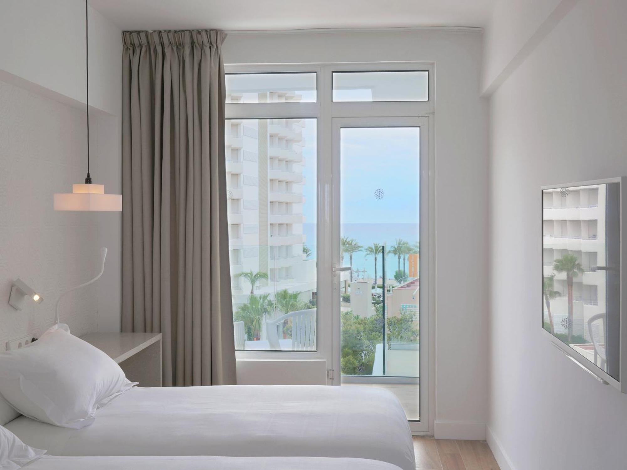 Twin Room Partial Sea View