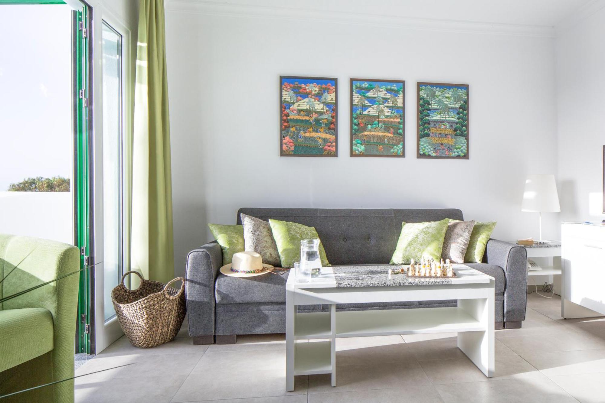 Two-Bedroom Apartment Sea View