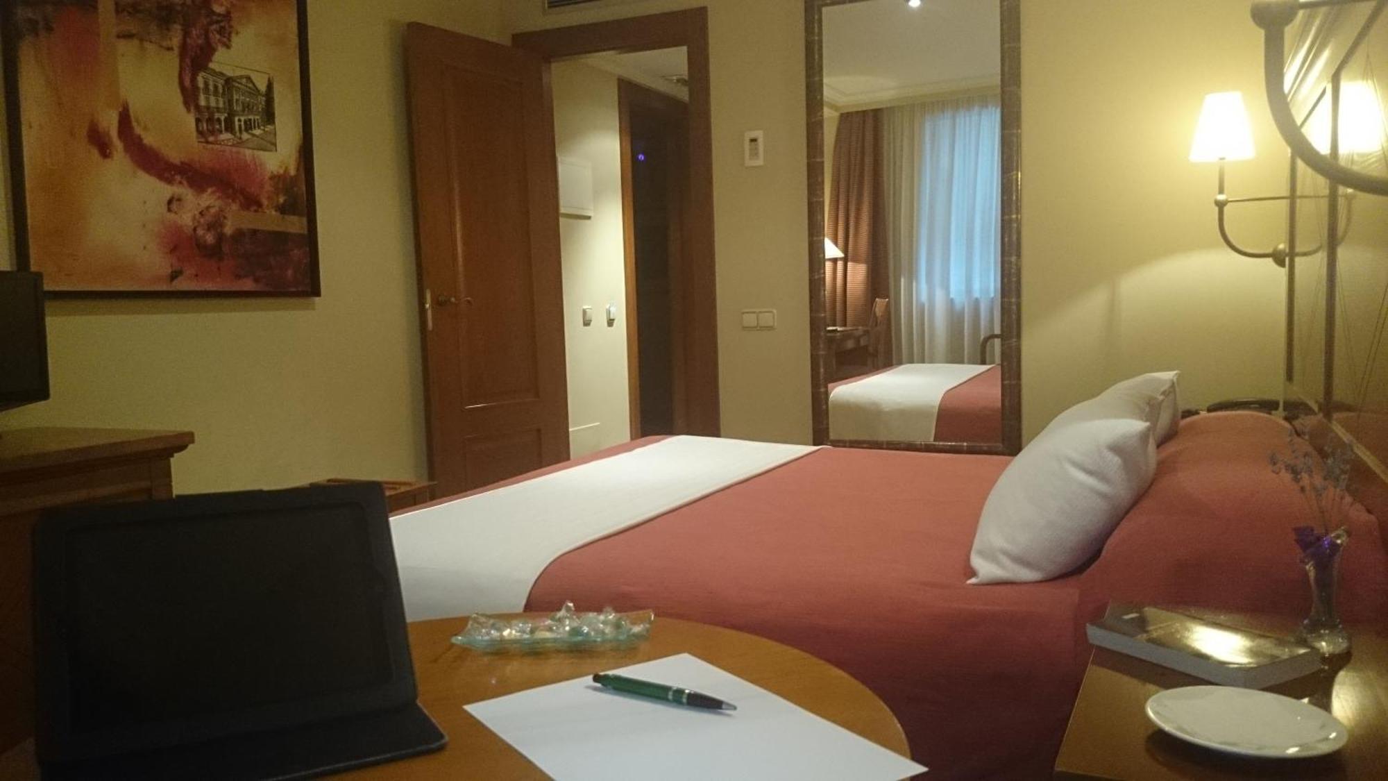 Standard Queen Room