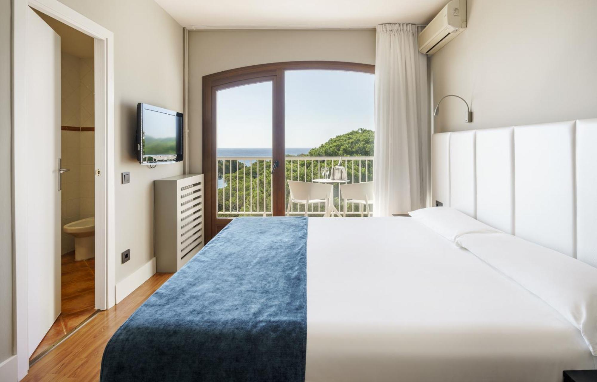 Standard Double or Twin Room Sea View