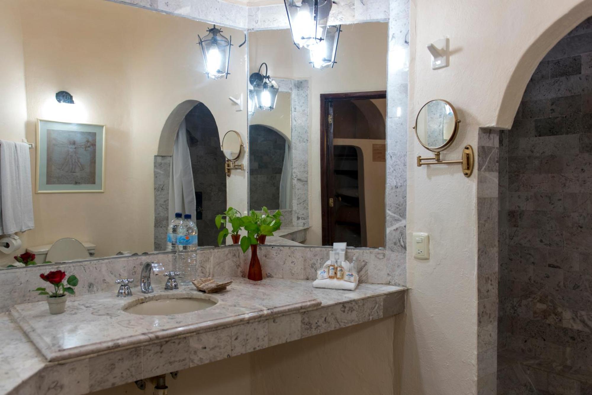 Deluxe Double Room Bath