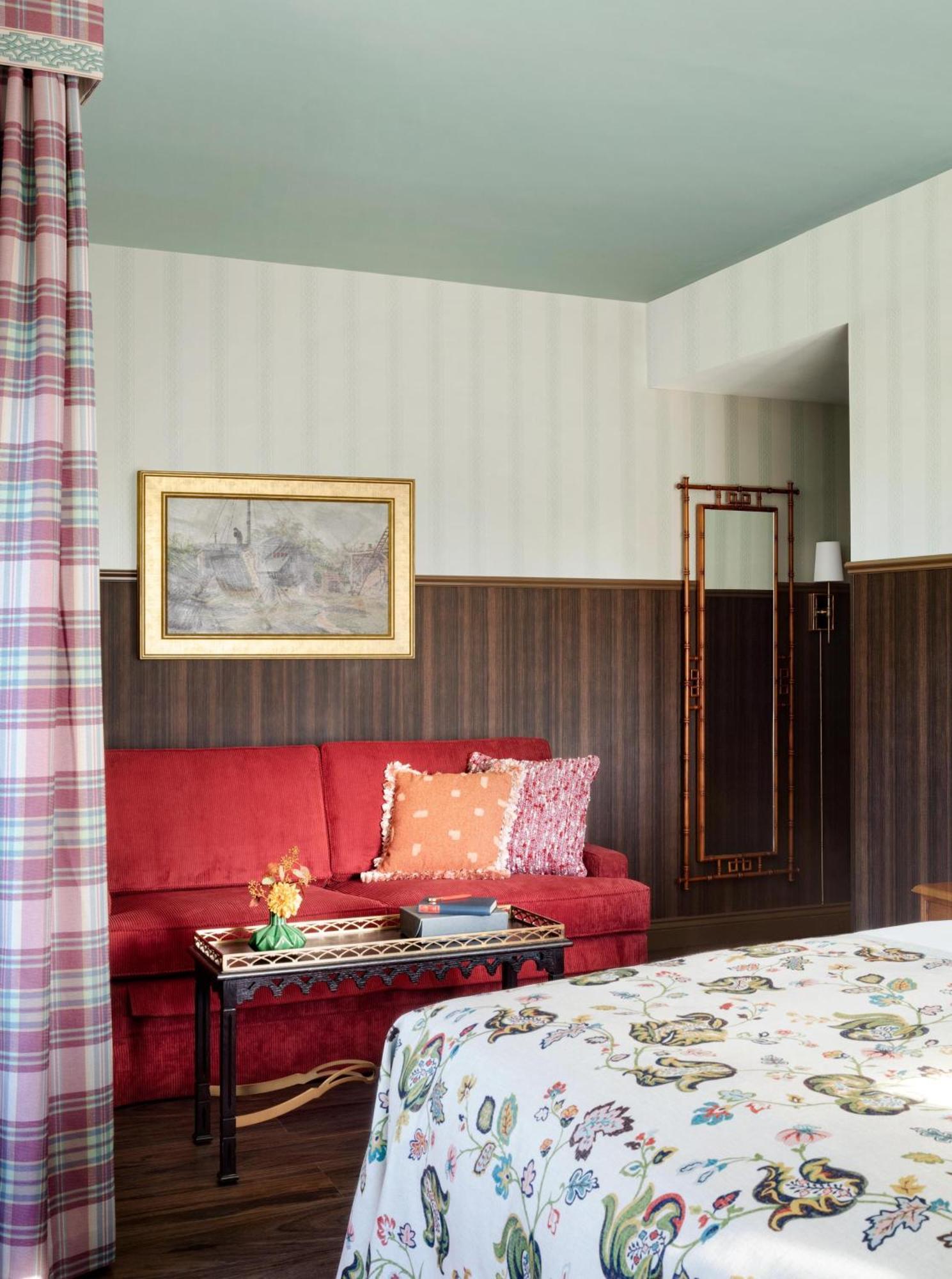 Graduate Premium King Room