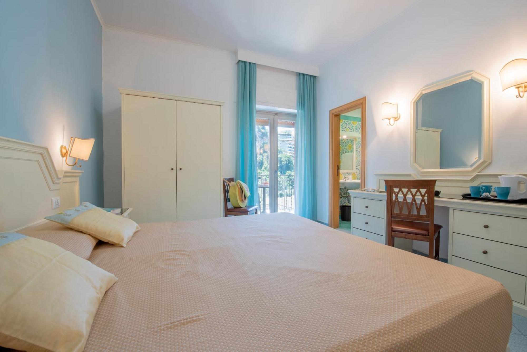 Double or Twin Room Balcony