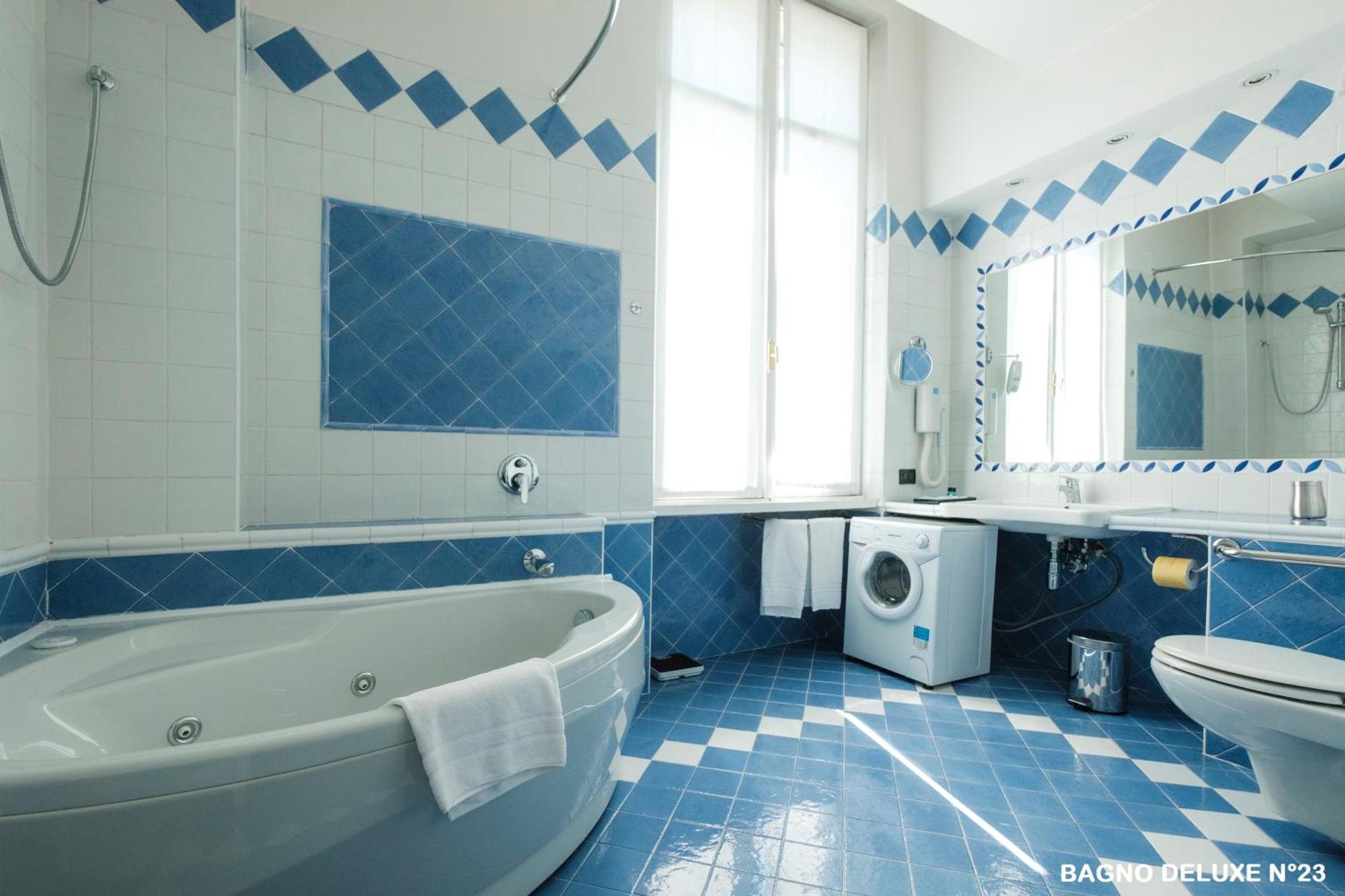 Deluxe One-Bedroom Apartment