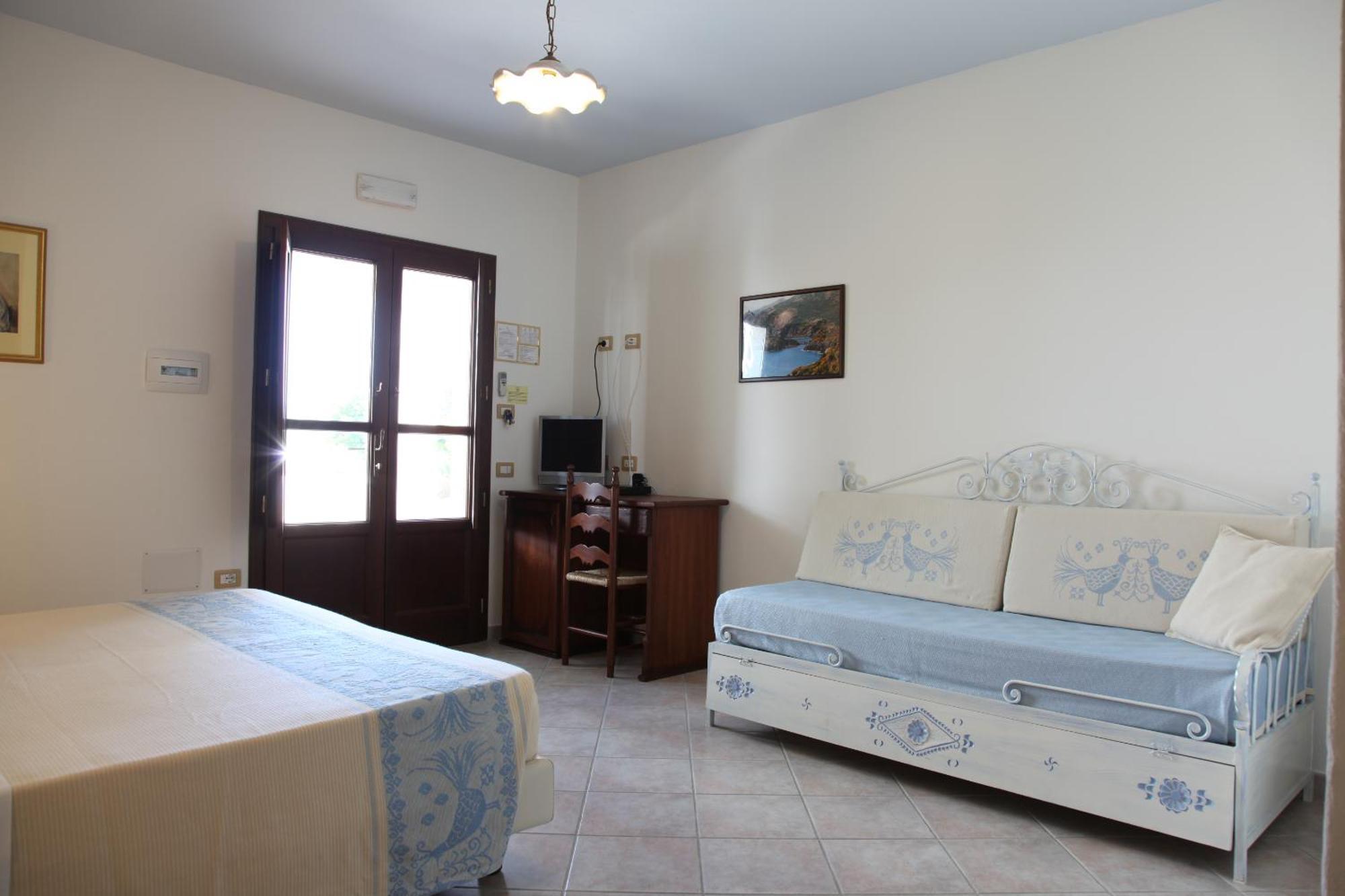 Comfort Double or Twin Room pool View