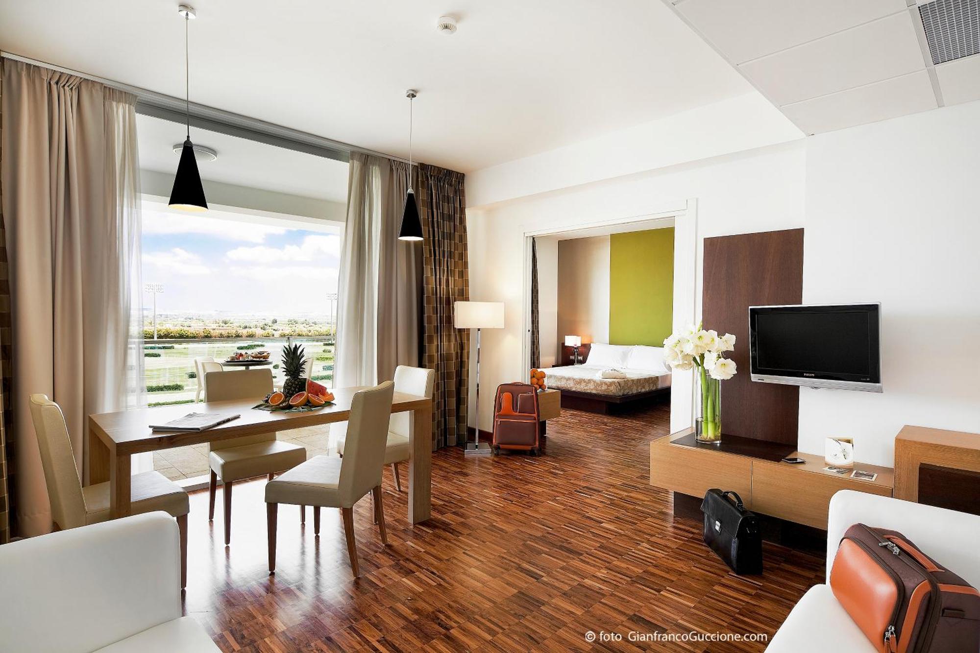 Superior Suite,1209743956:JPEG