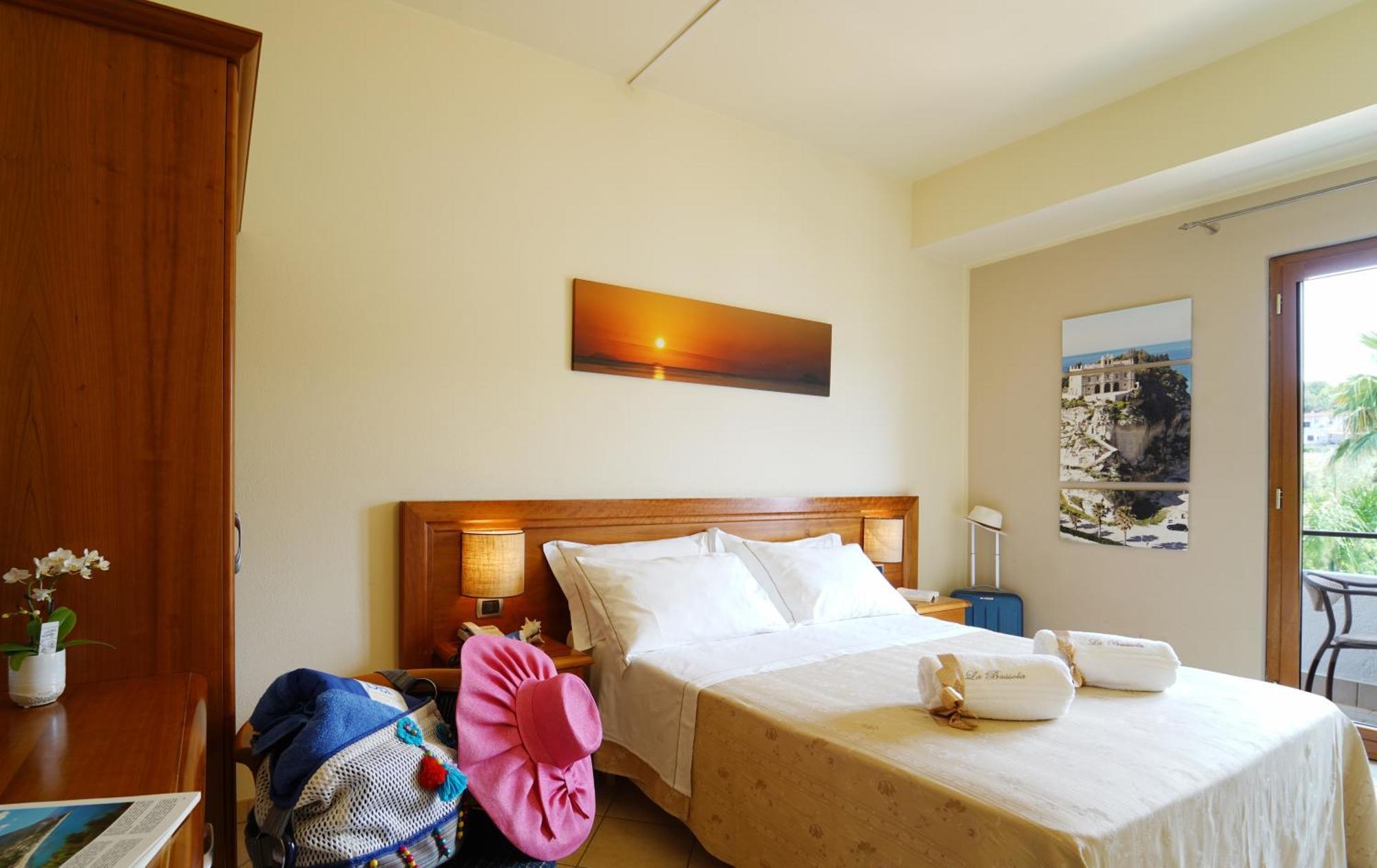 Standard Triple Room,520730943:JPEG