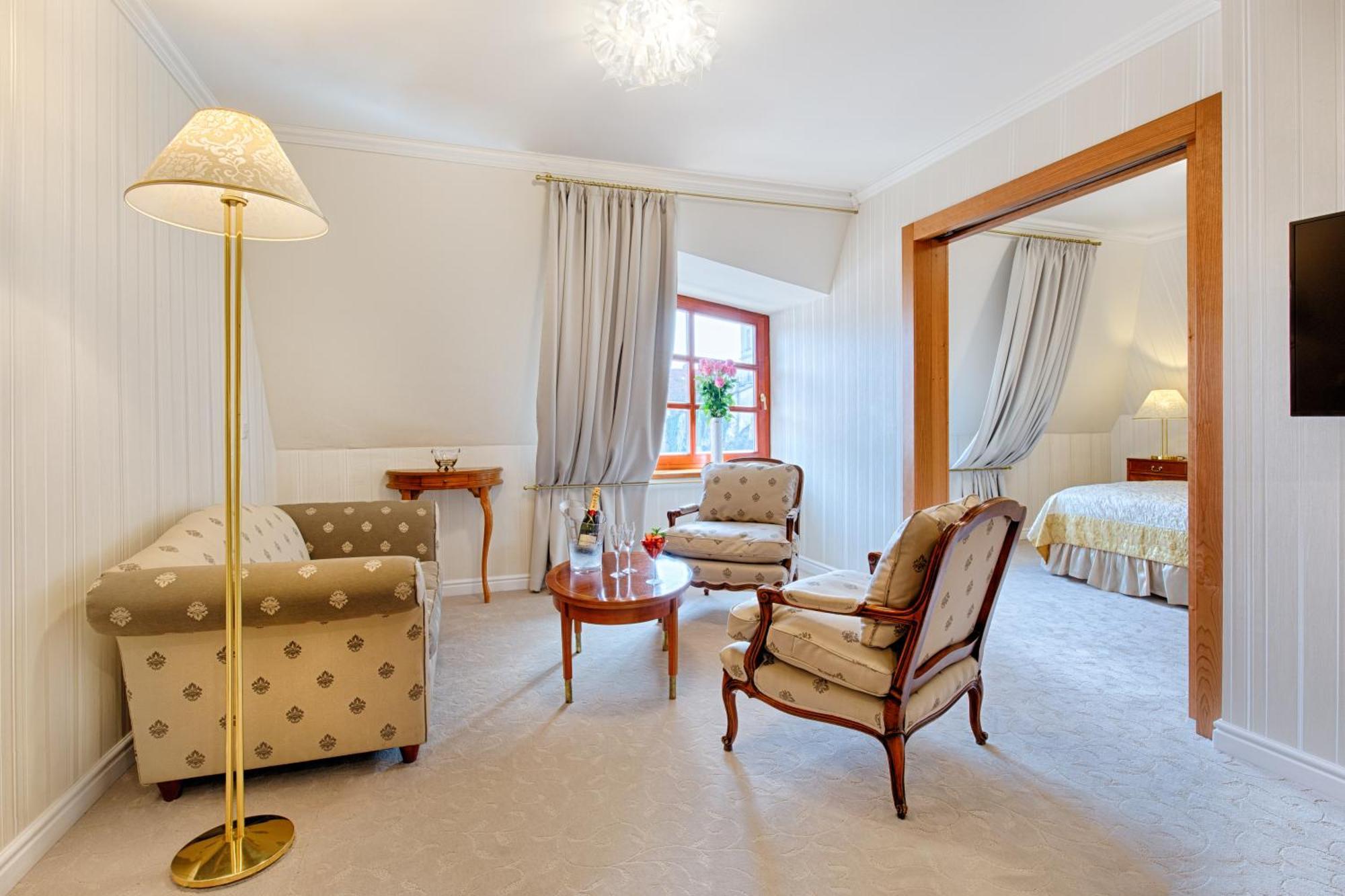 Luxury Suite City View