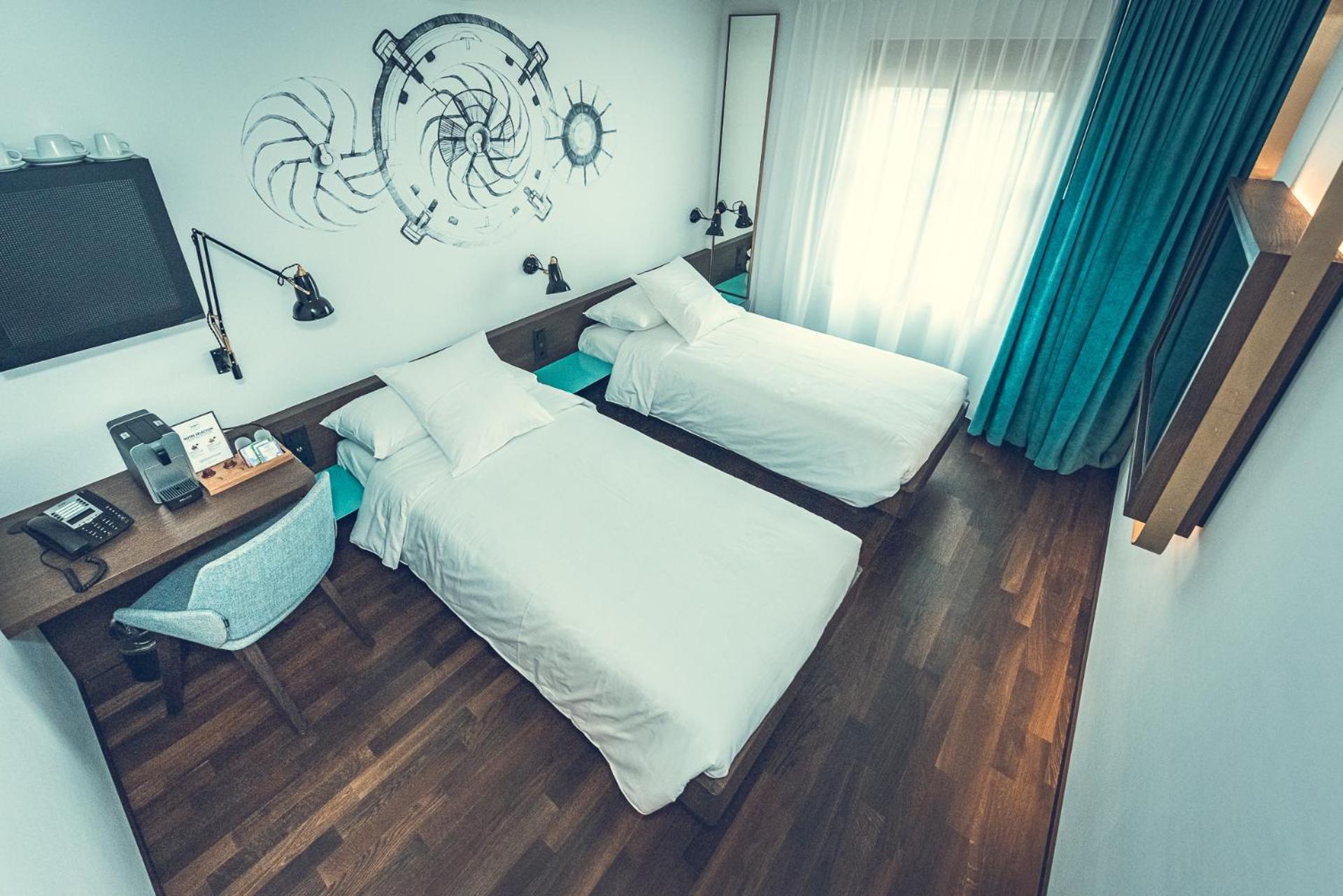 Deluxe Twin Room