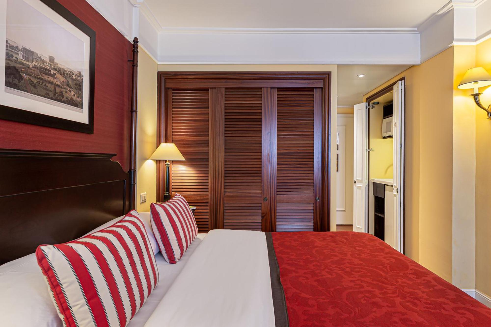 Adjoining Rooms