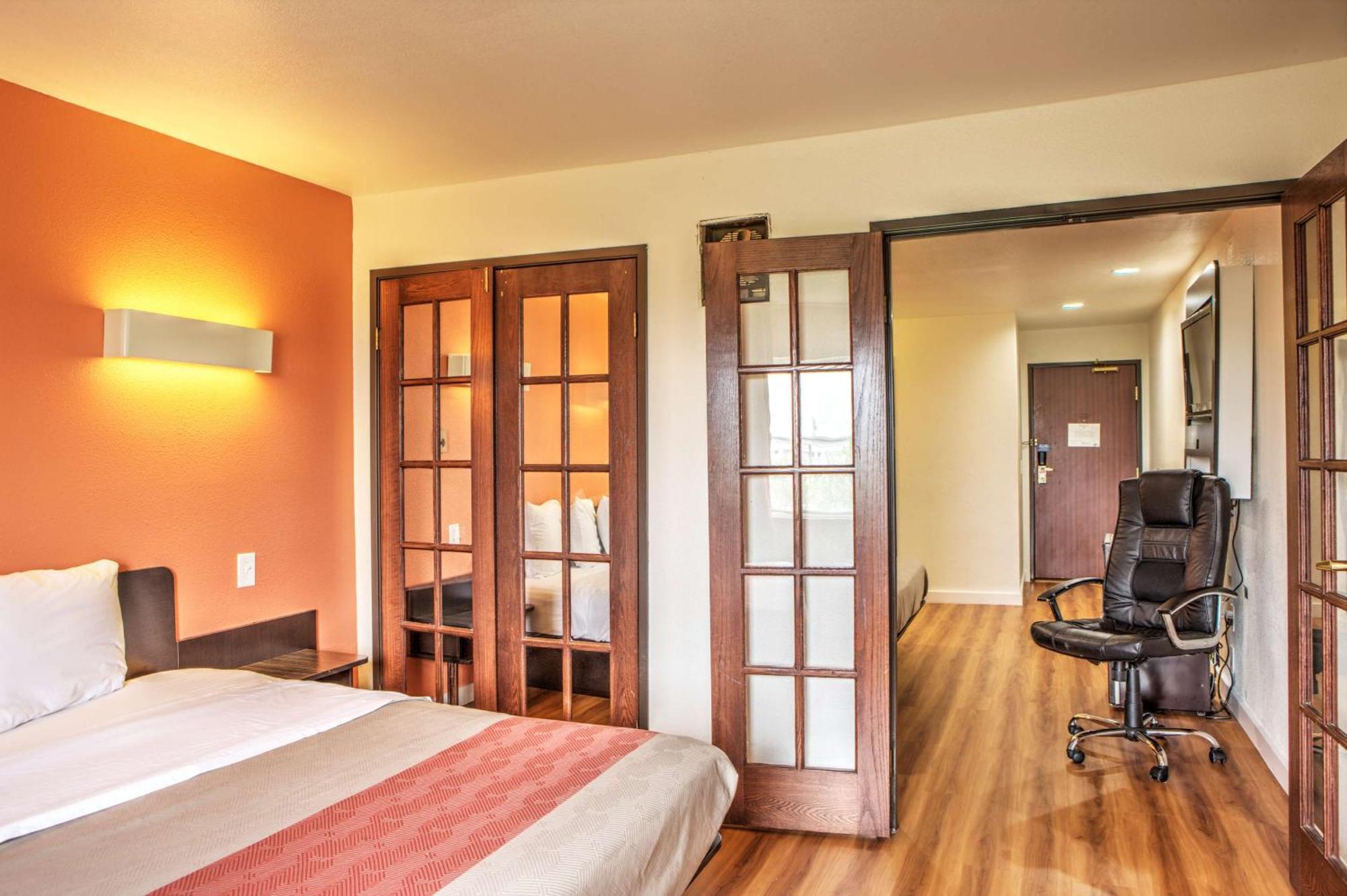 King Room Disability Access Non-Smoking