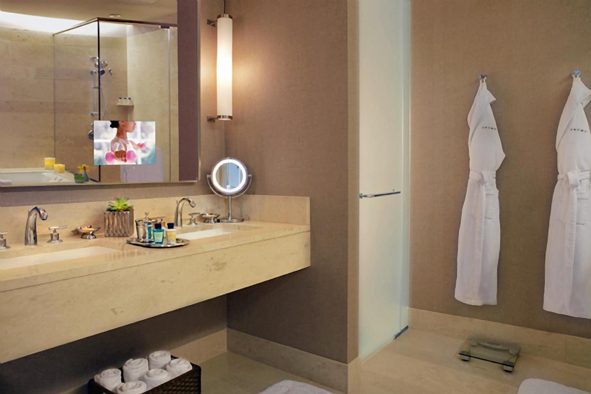 Chambre Lit King-Size Spa de Luxe