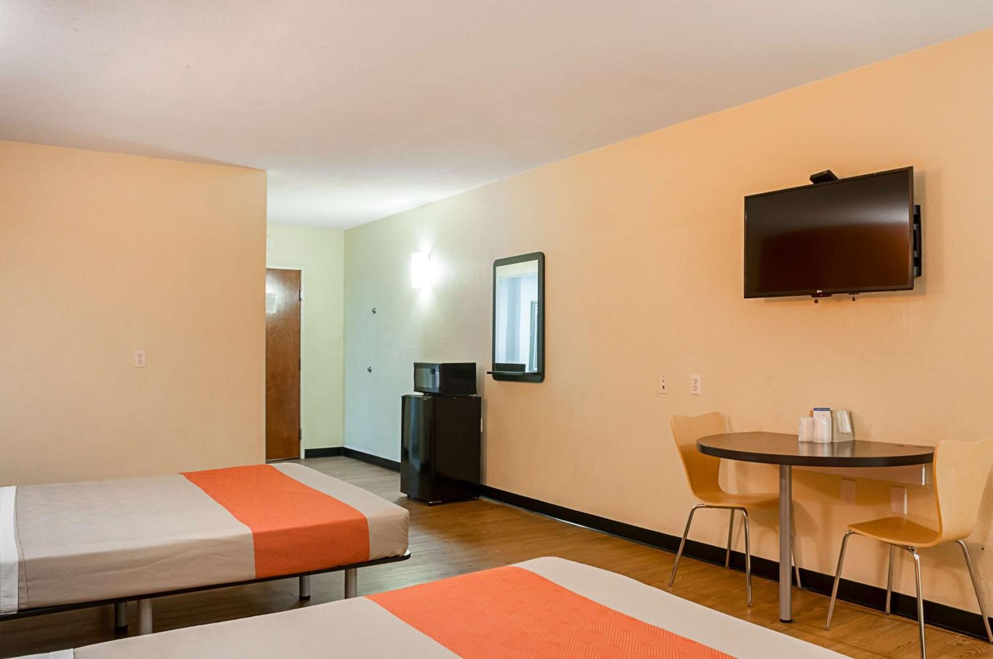 Queen Room Two Queen Beds Disability Access Roll Shower