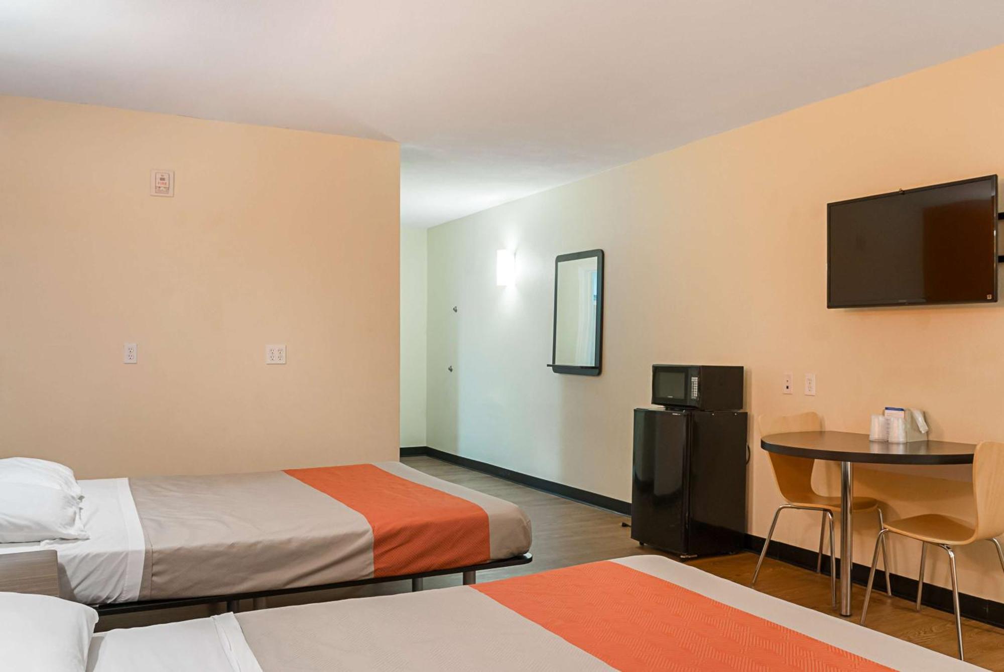 Queen Room Two Queen Beds Disability Access Roll Shower