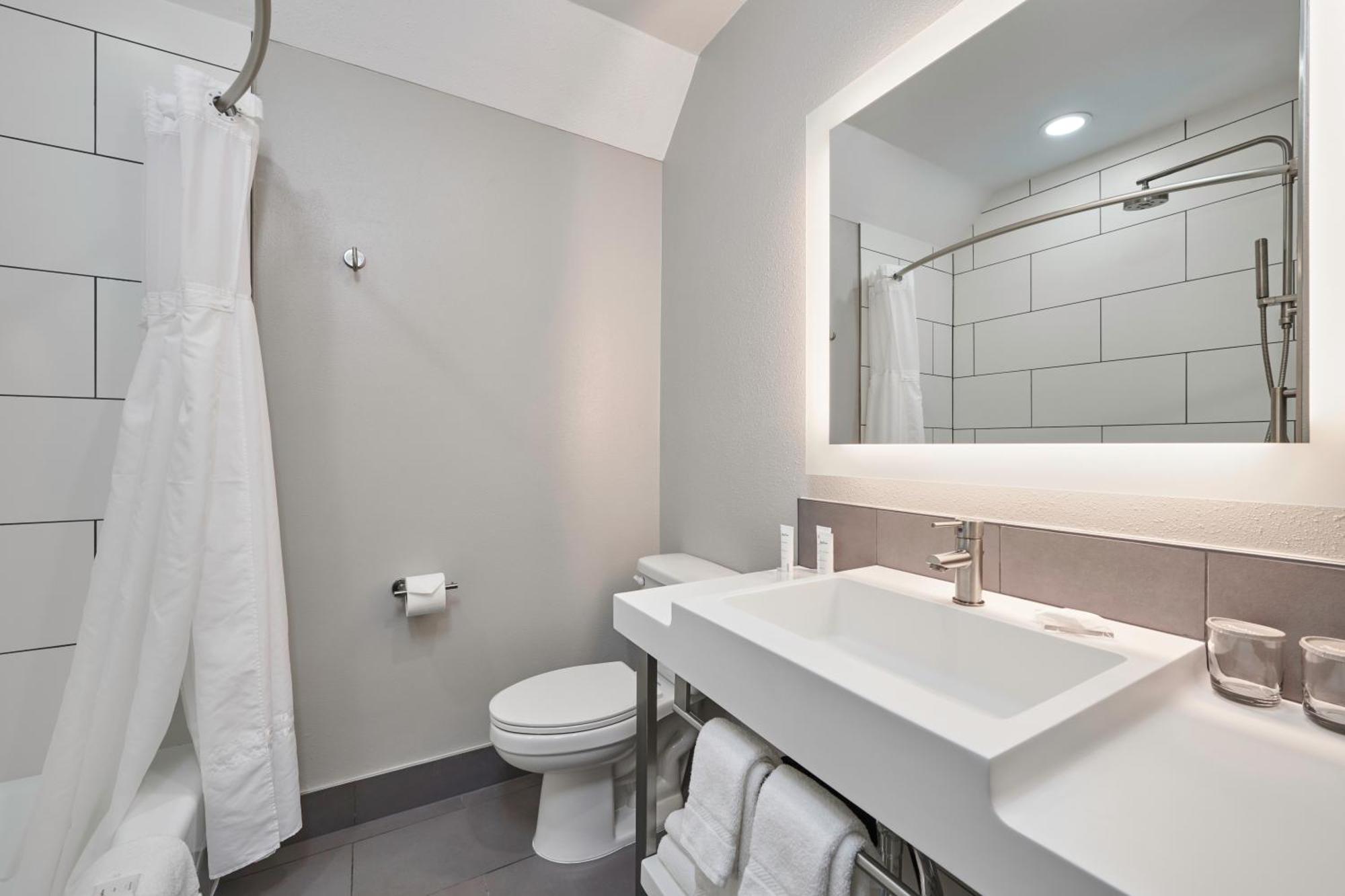 King Room - Disability Access/Non-Smoking