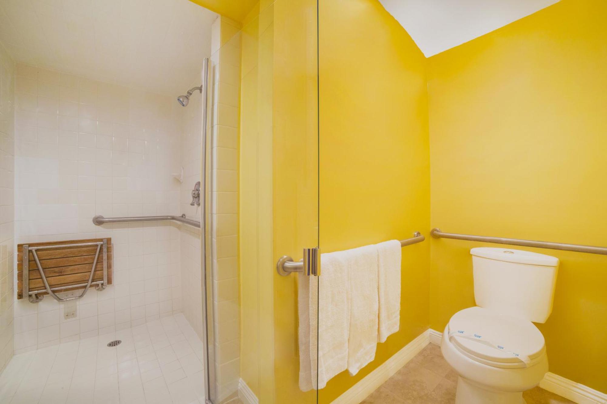 Standard Queen Room