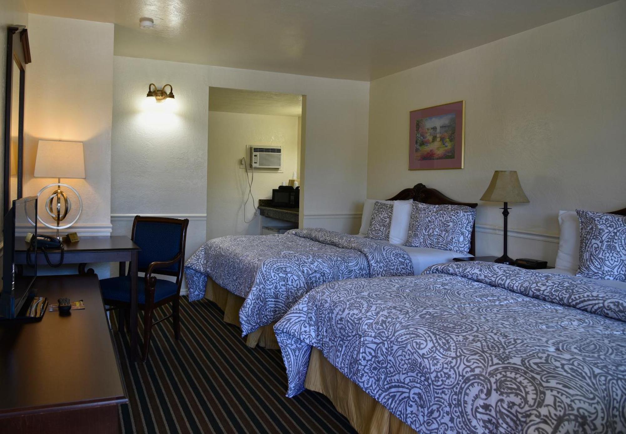 Room 2 Queen Beds