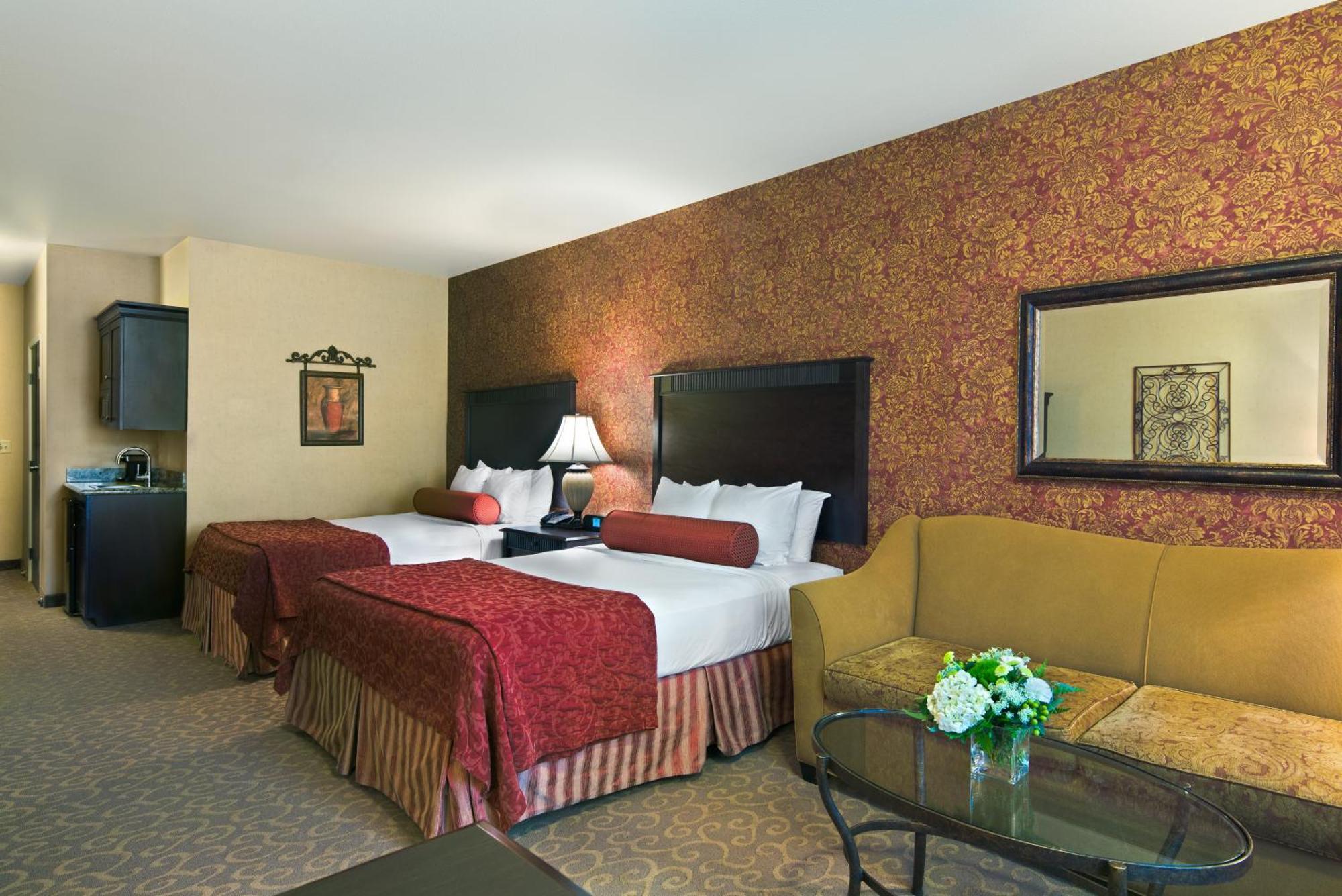 2 Queen Suite