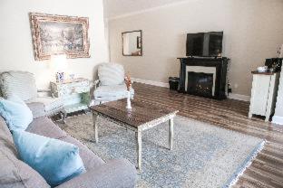 Luxury Double Queen Suite