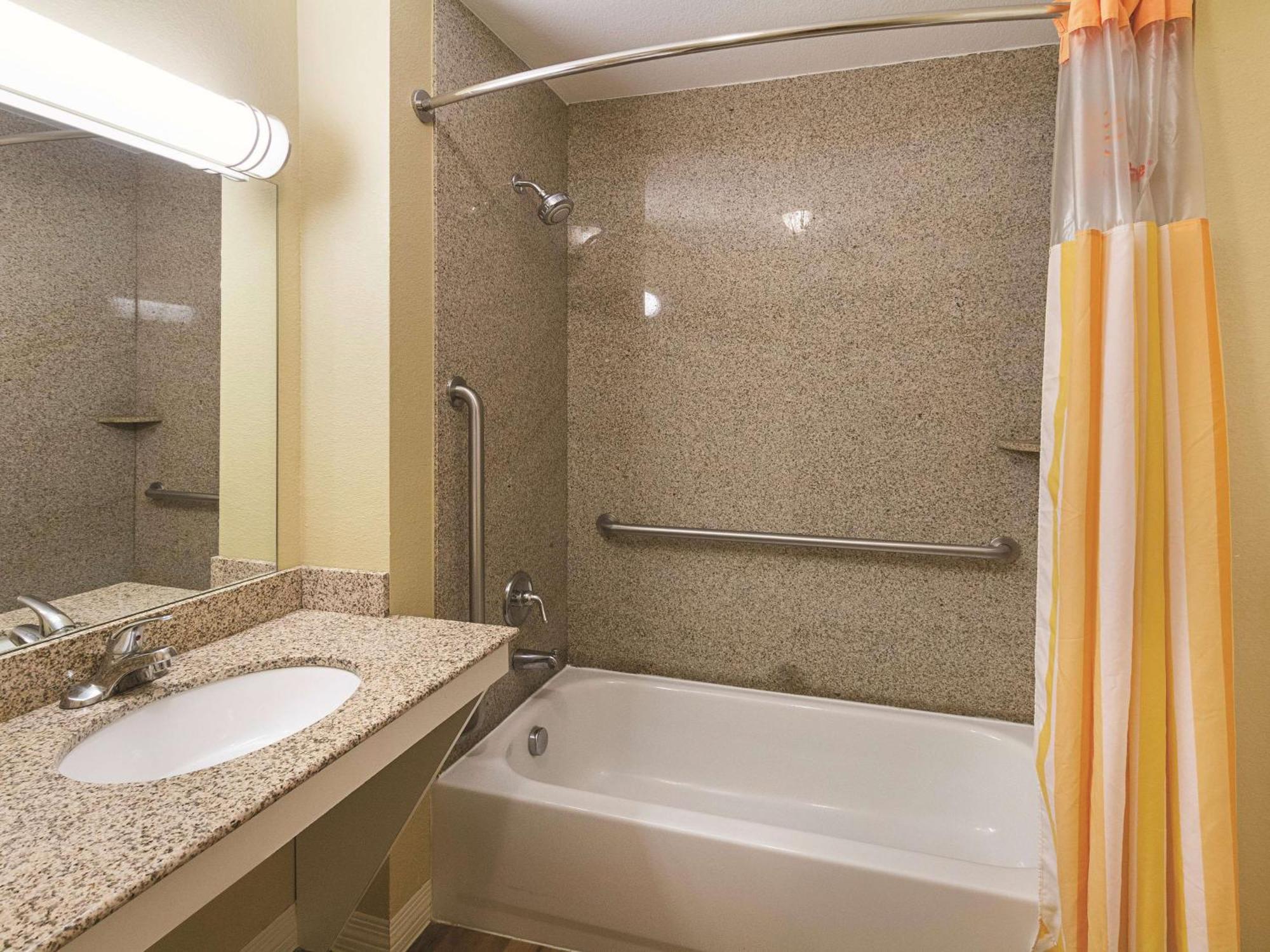Deluxe Queen Room with Two Queen Beds