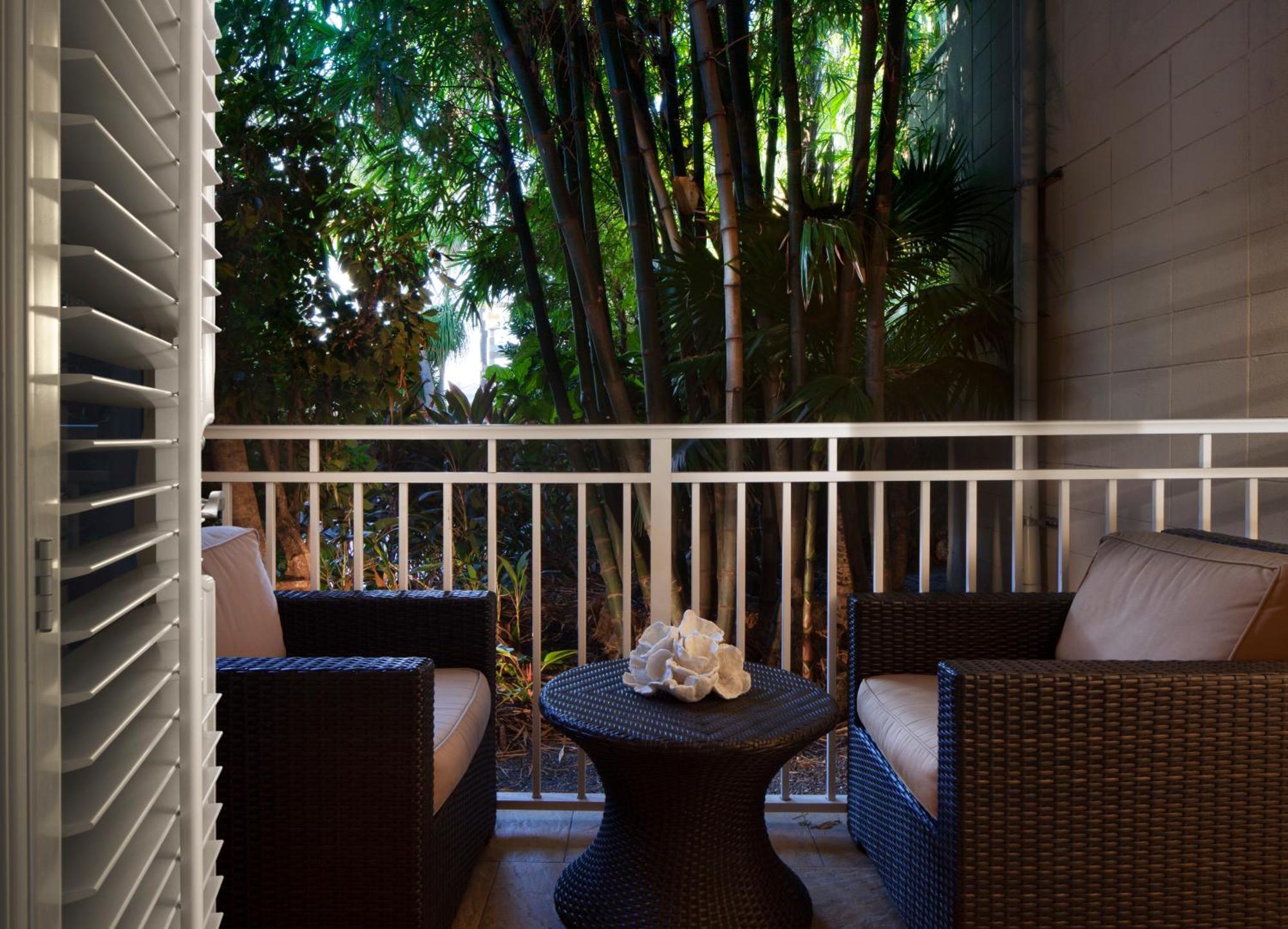 Lanai Queen Room