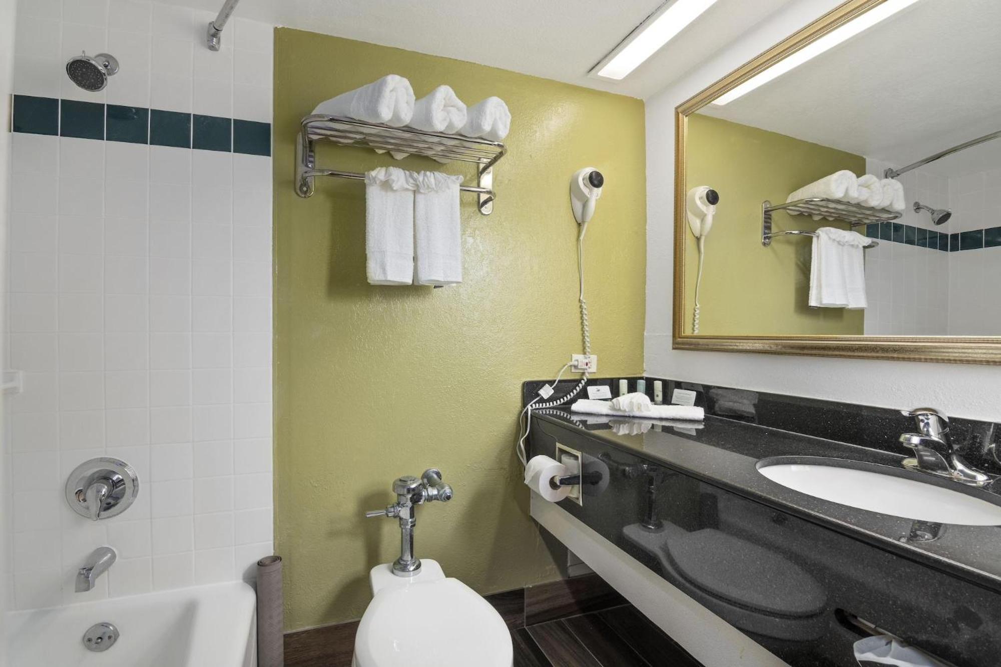Double Room with Two Double Beds - Non-Smoking