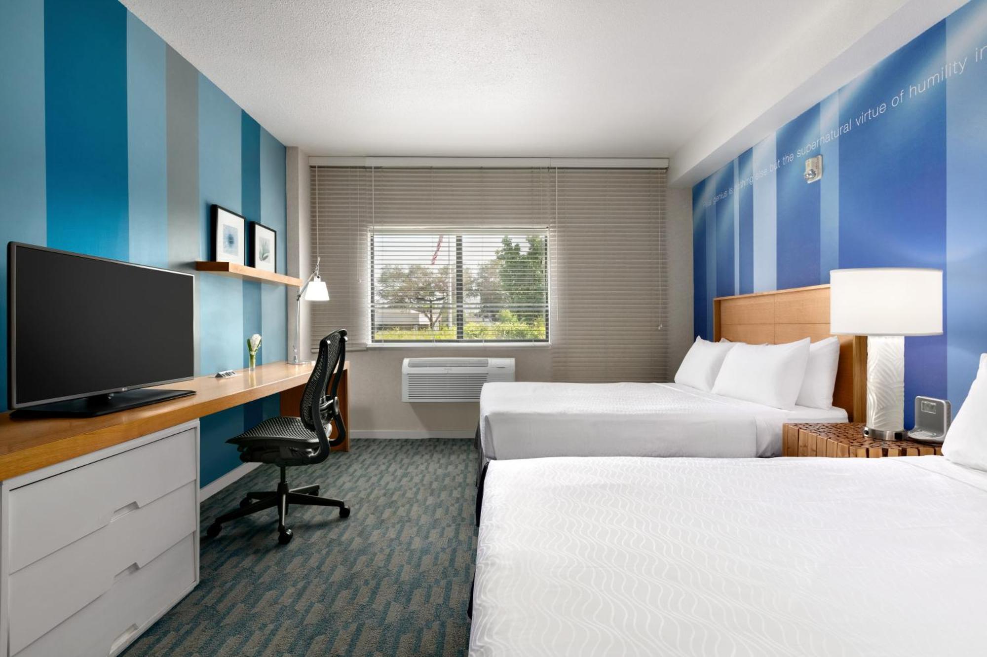 Deluxe Room Two Queens