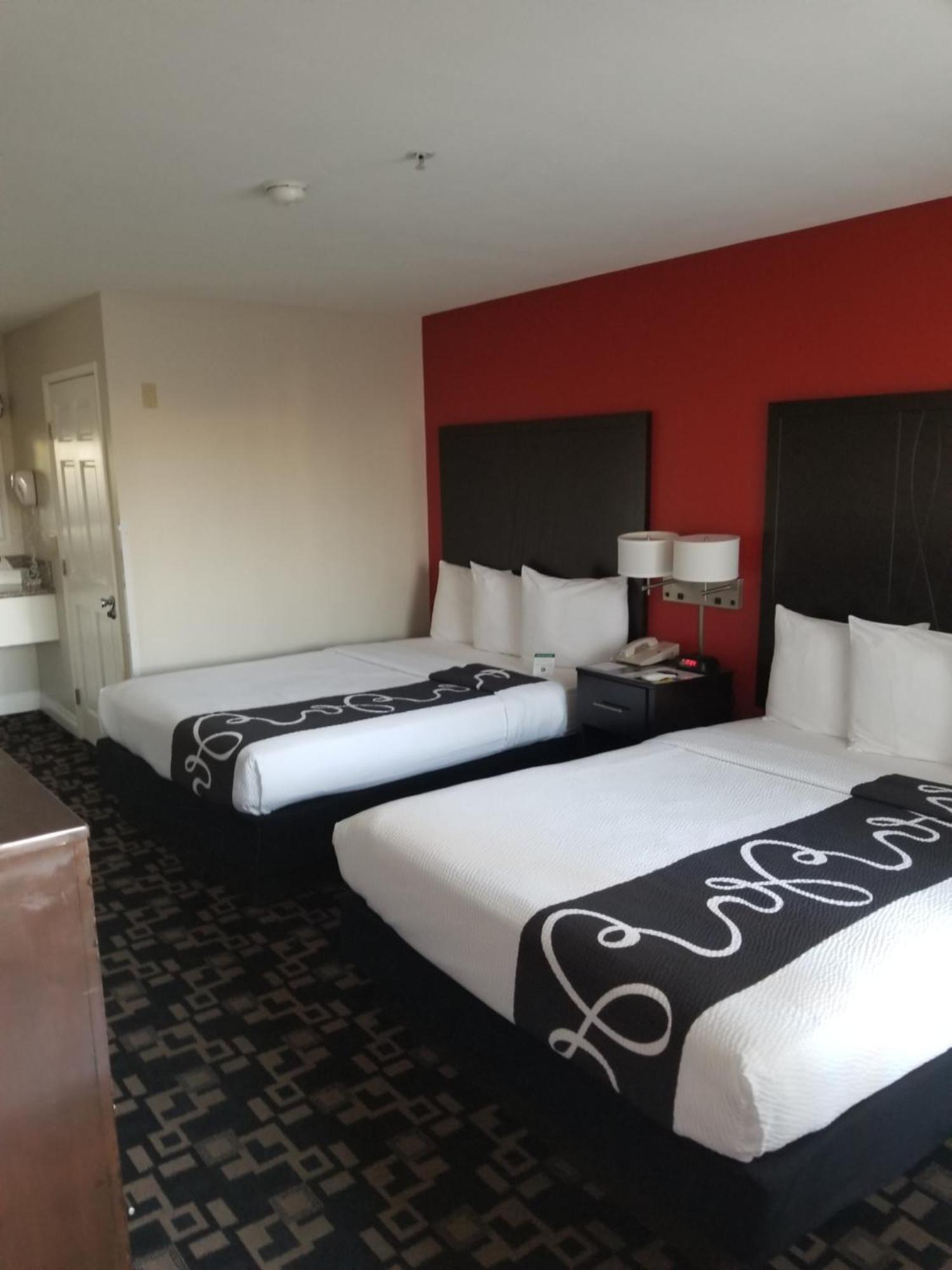 Queen Room Two Queen Beds Non-Smoking