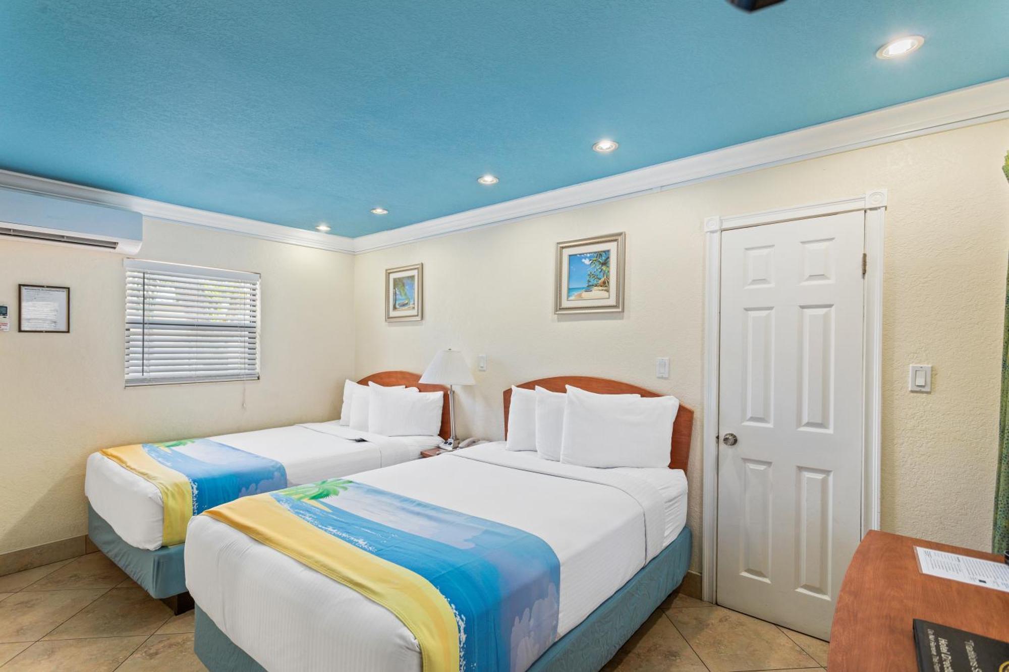 Deluxe Efficiency Suite: 2 Double Beds