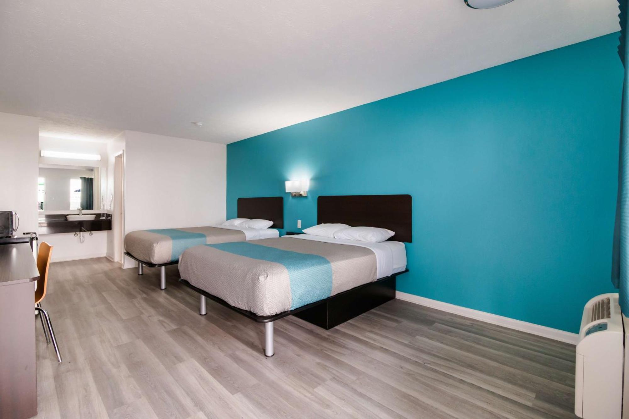 Deluxe Queen Room with Two Queen Beds - Non-Smoking