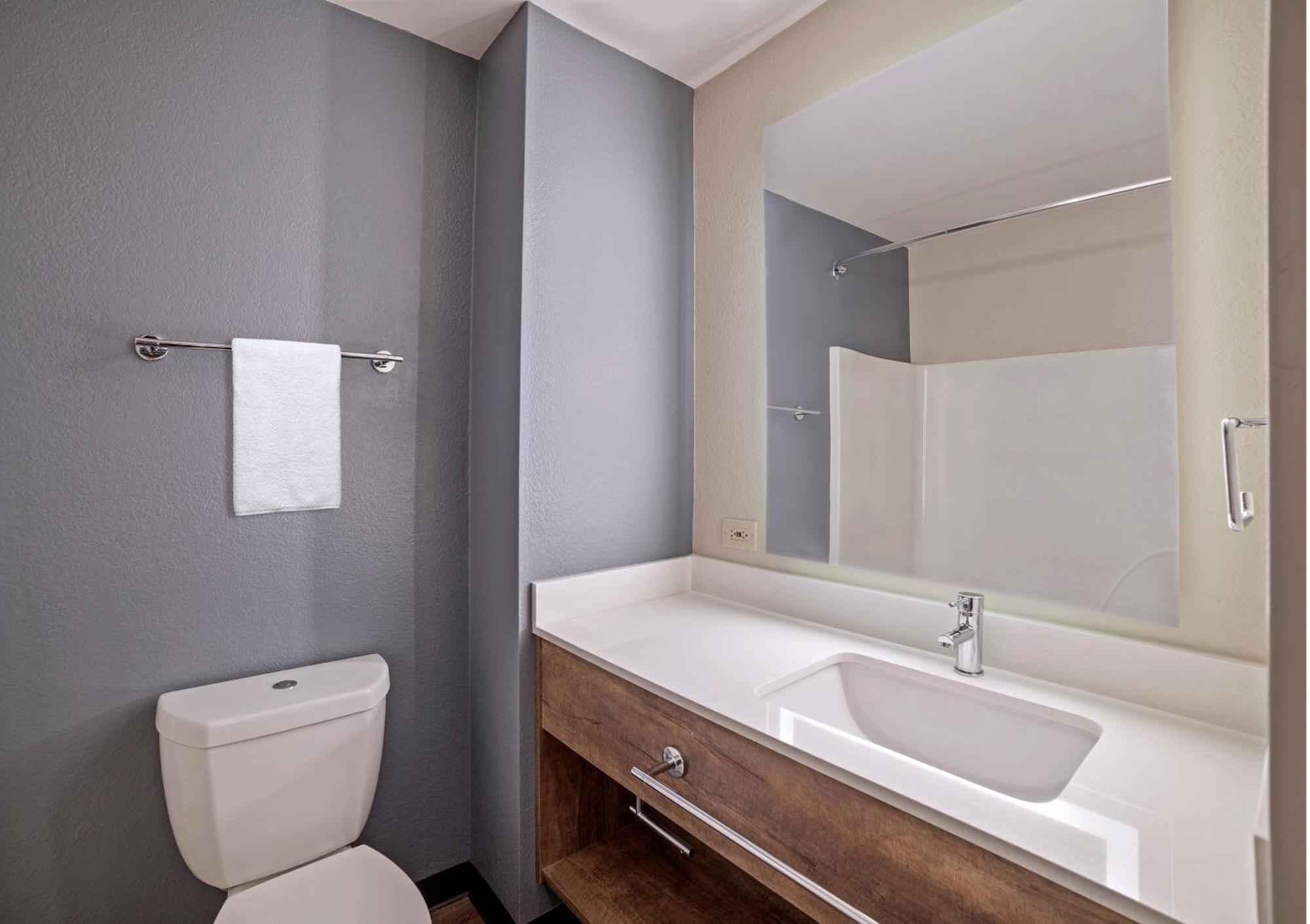Studio with 2 Double Beds - Non-Smoking