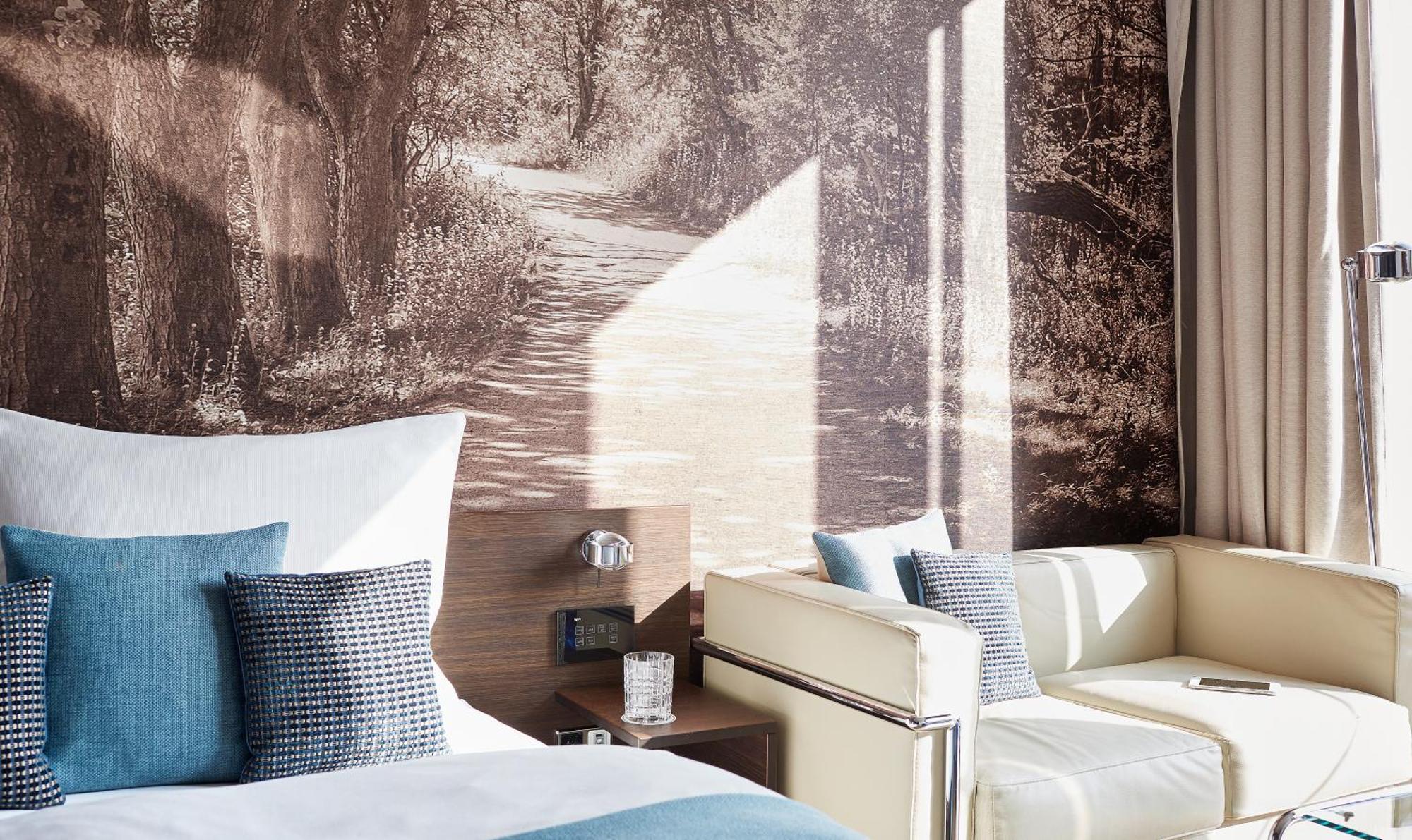 Deluxe Queen Room