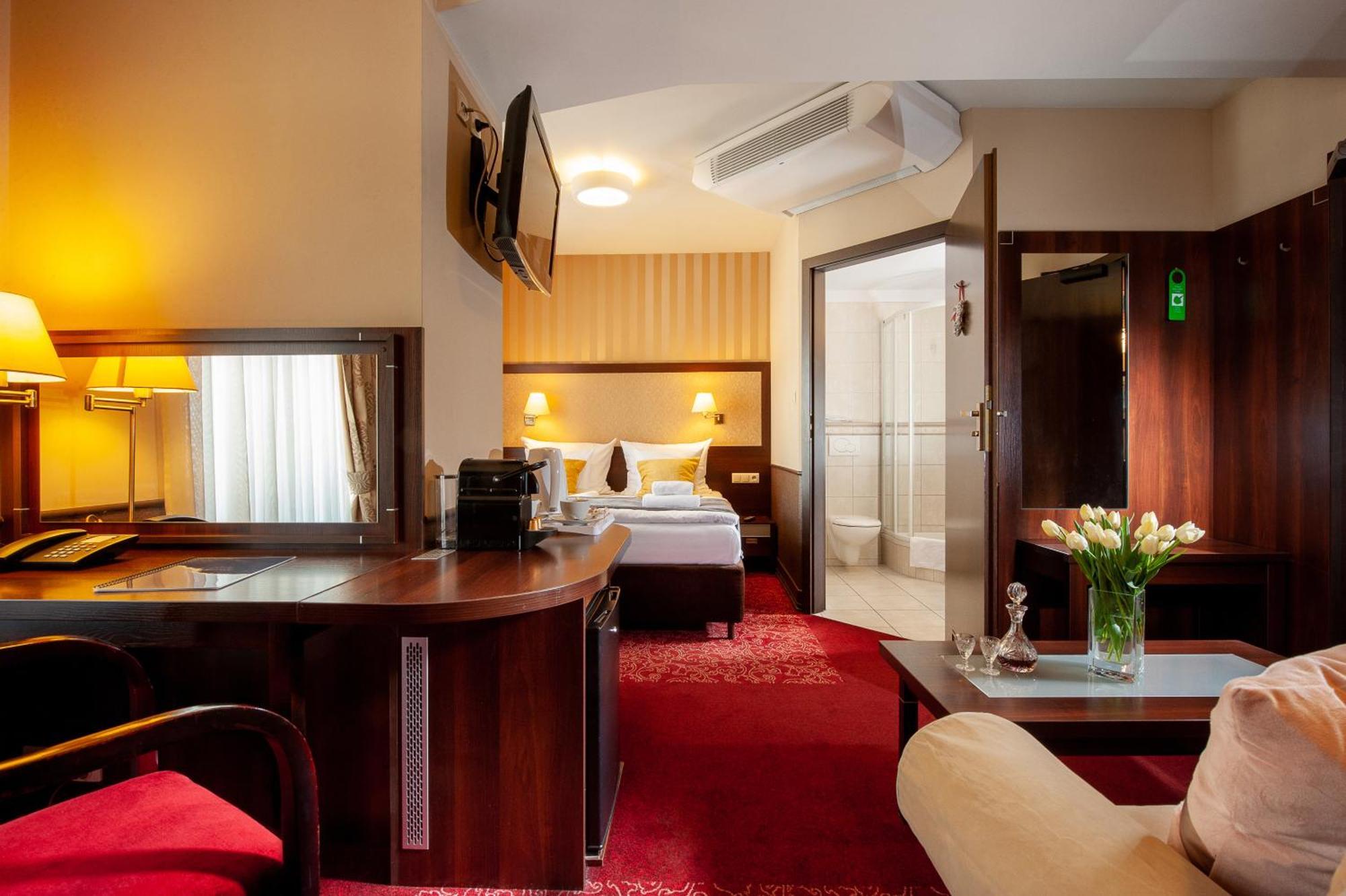 Deluxe Double or Twin Room