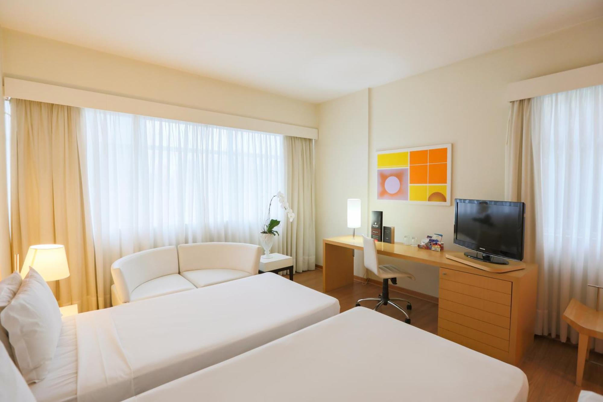 Deluxe Queen Room