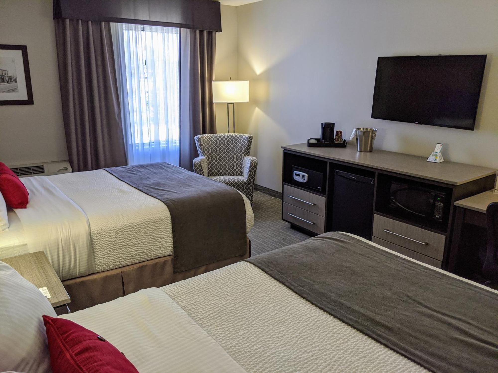 Queen Room Two Queen Beds Non-Smoking