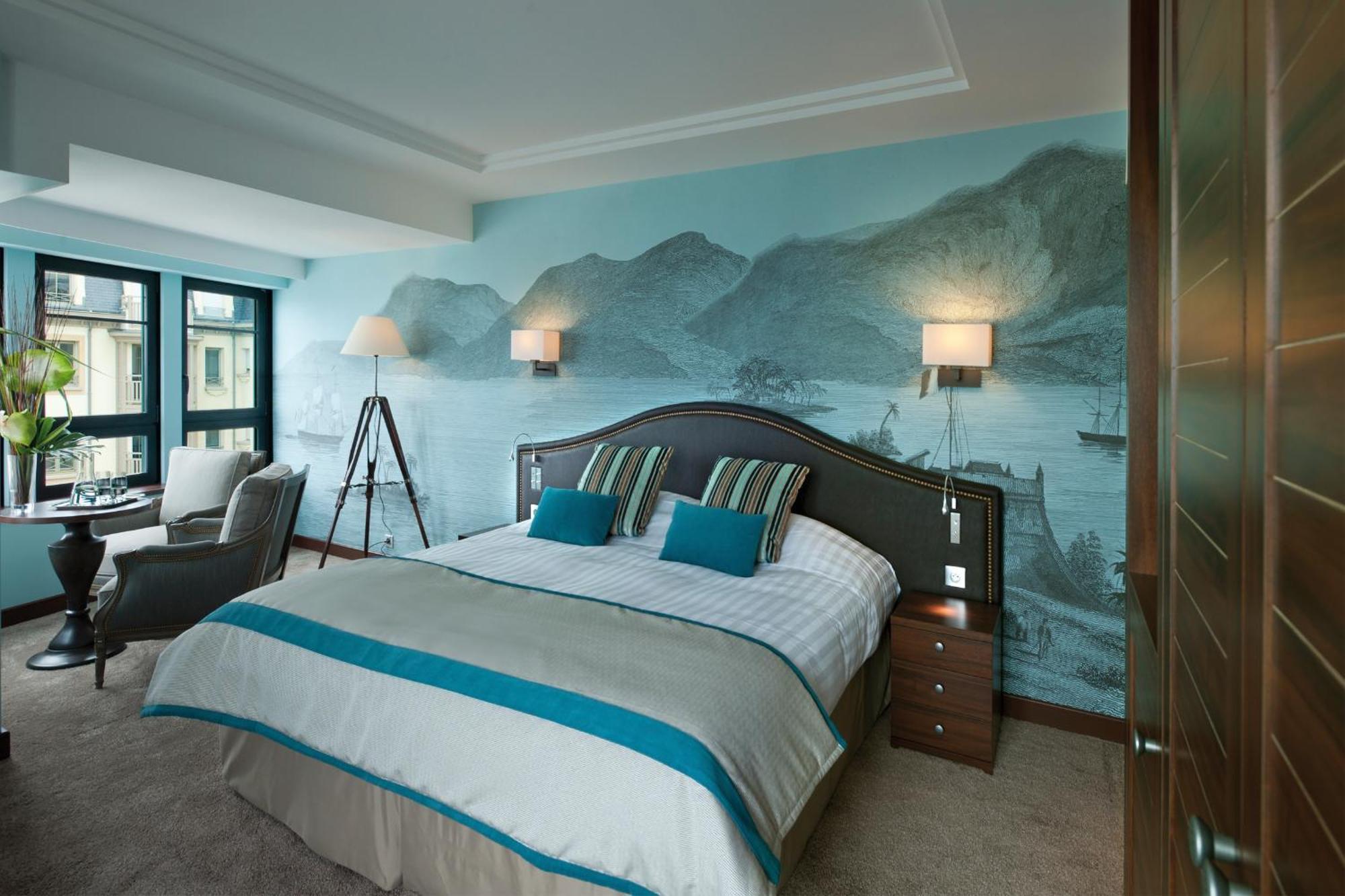 Superior Double or Twin Room Partial Sea View