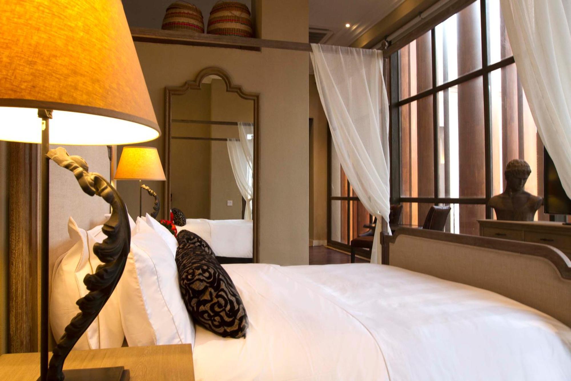 Suite with Balcony,1469465999:JPEG