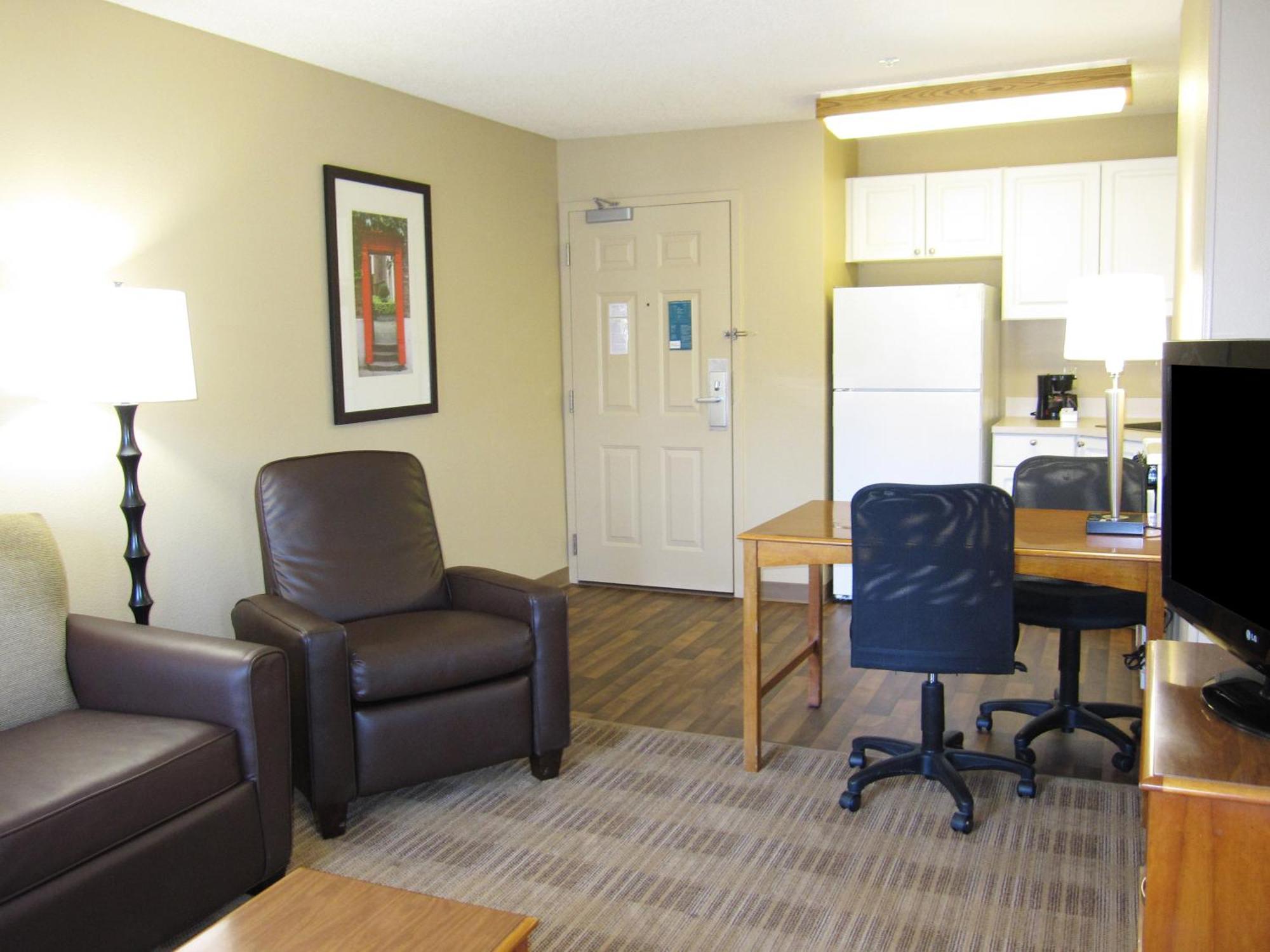 One Bedroom Suite 2 Double Beds Non-Smoking