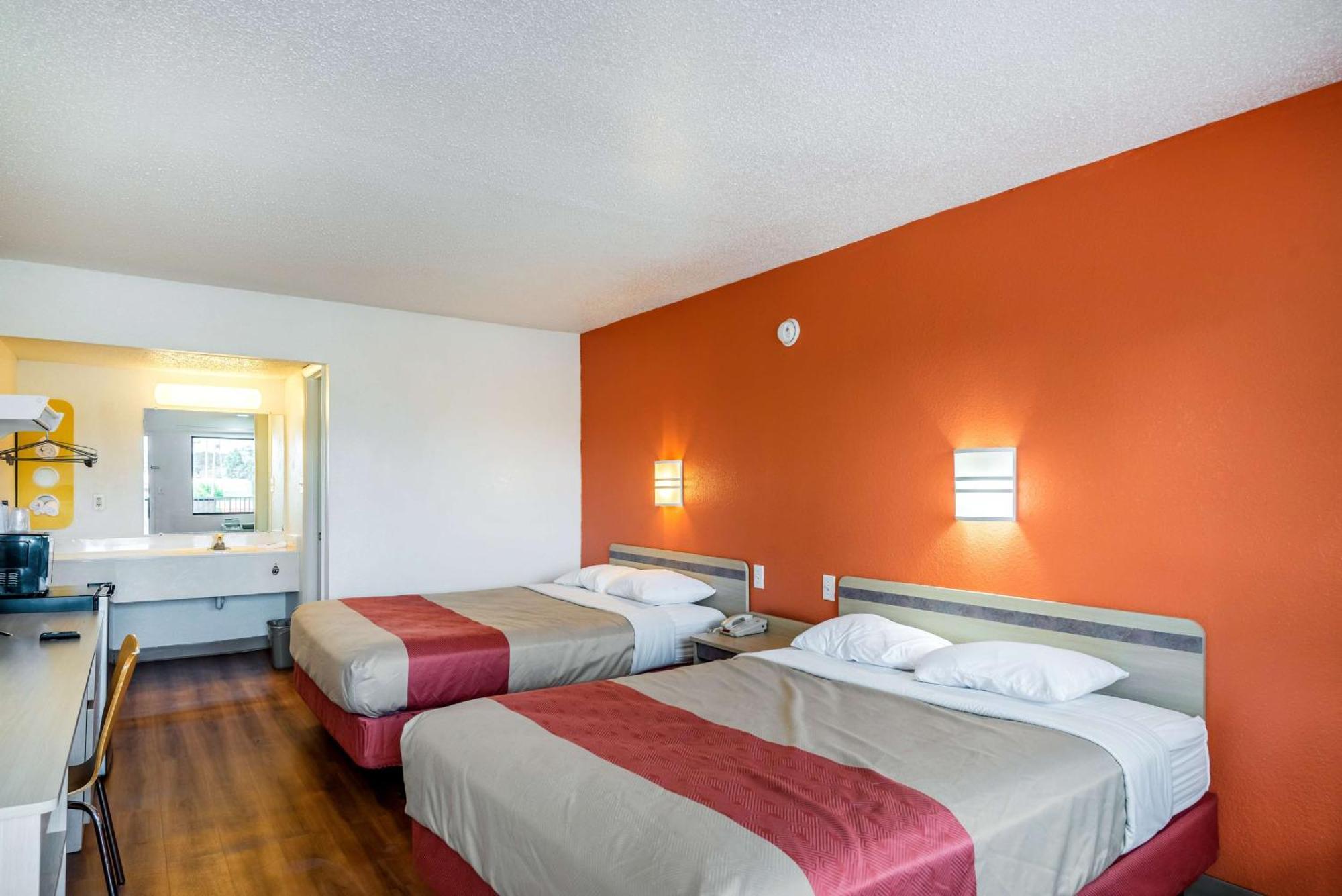 Queen Room Two Queen Beds Non-Smoking
