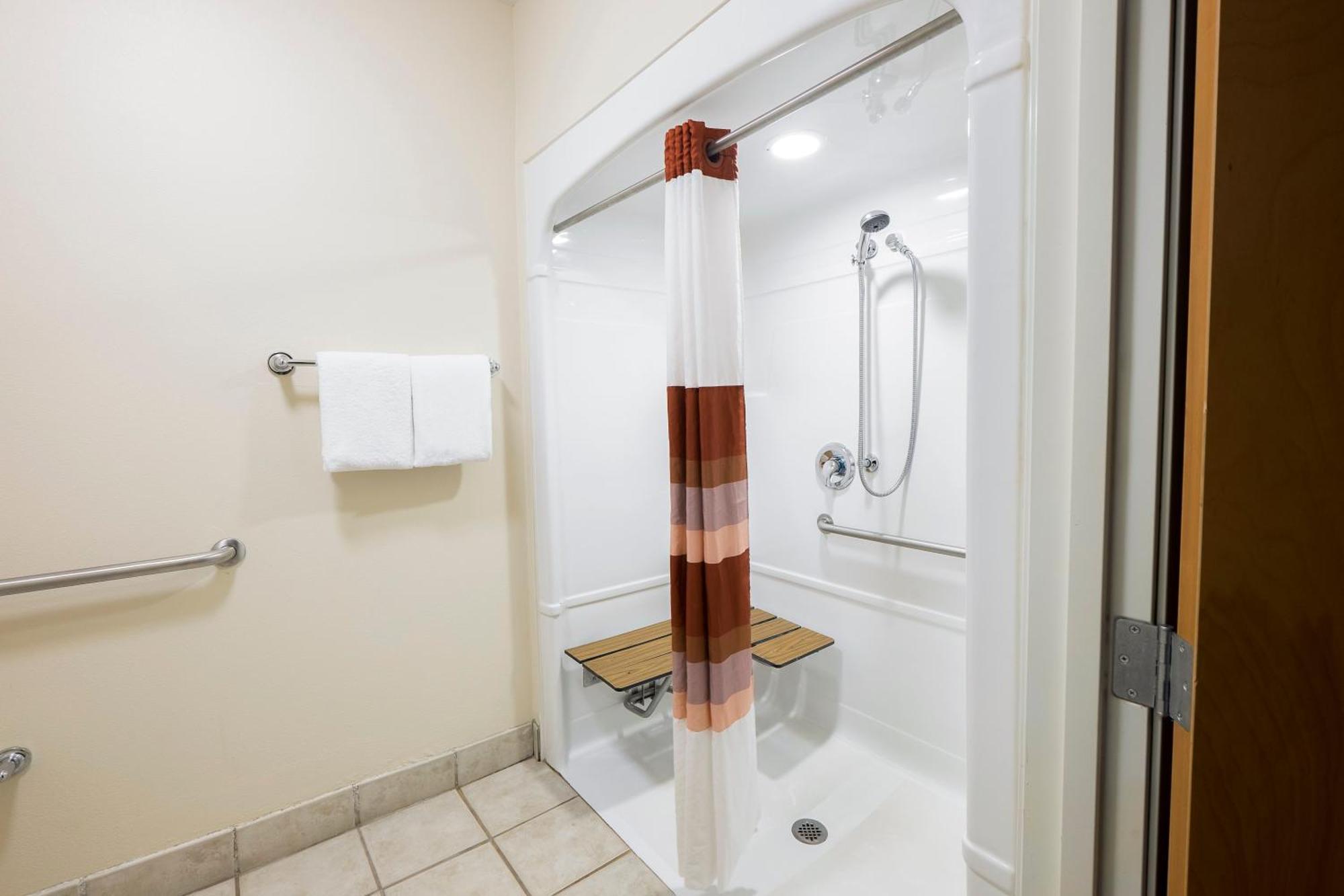 Deluxe Room Two Double Beds Disability Access Roll Shower Smoke