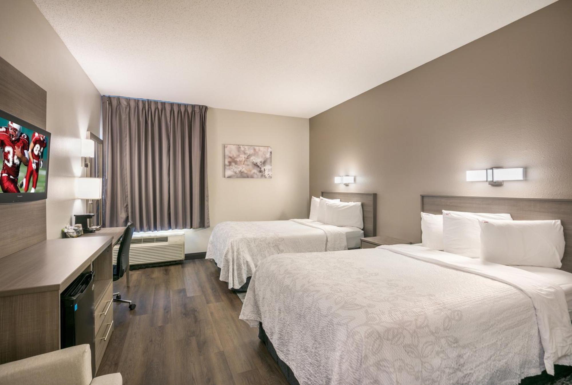 Deluxe Room Two Double Beds Smoke
