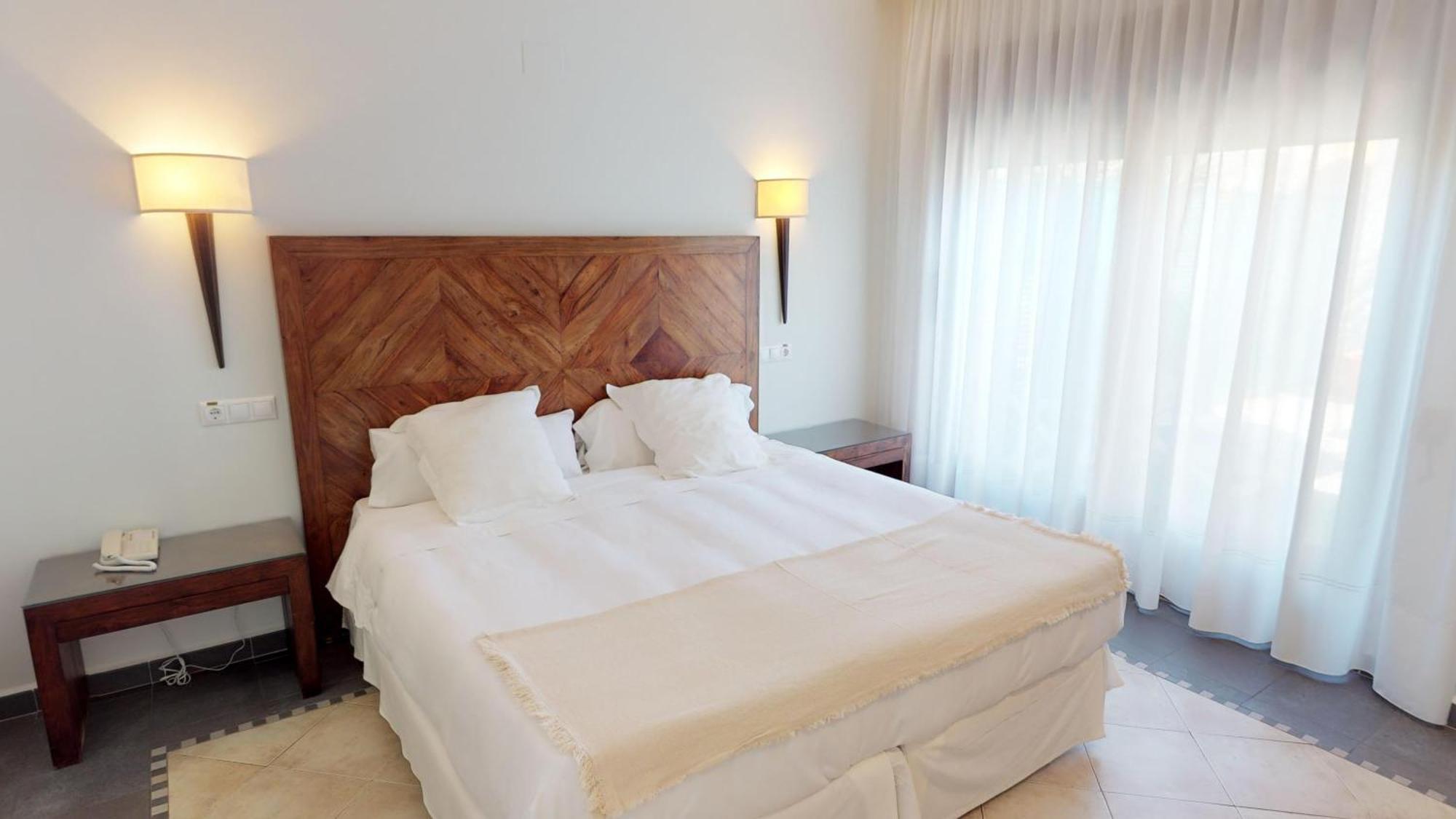 Superior Double or Twin Room,1214586559:JPEG