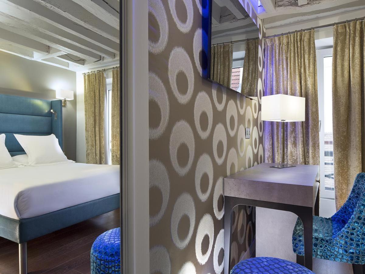 Two Adjacent Double Rooms