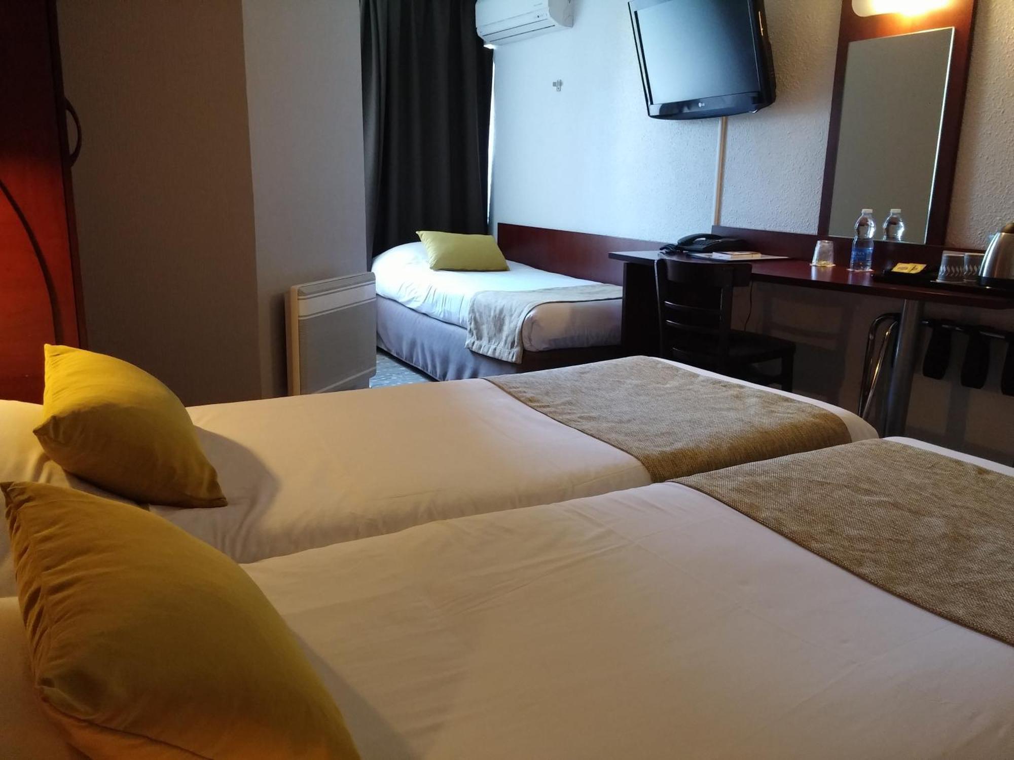 Chambre Triple avec 1 Lit Double et 1 Lit Simple