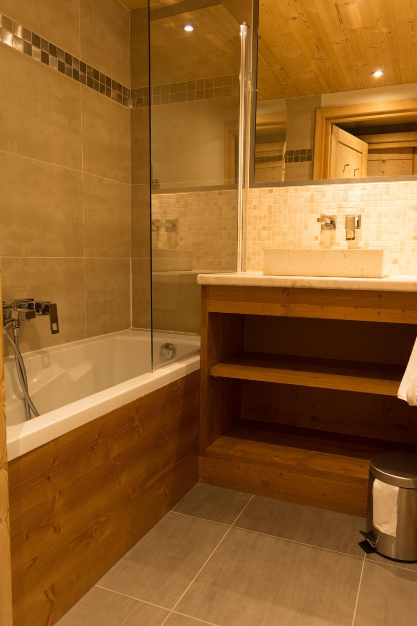 One-Bedroom Apartment Cabin,1279156489:JPEG