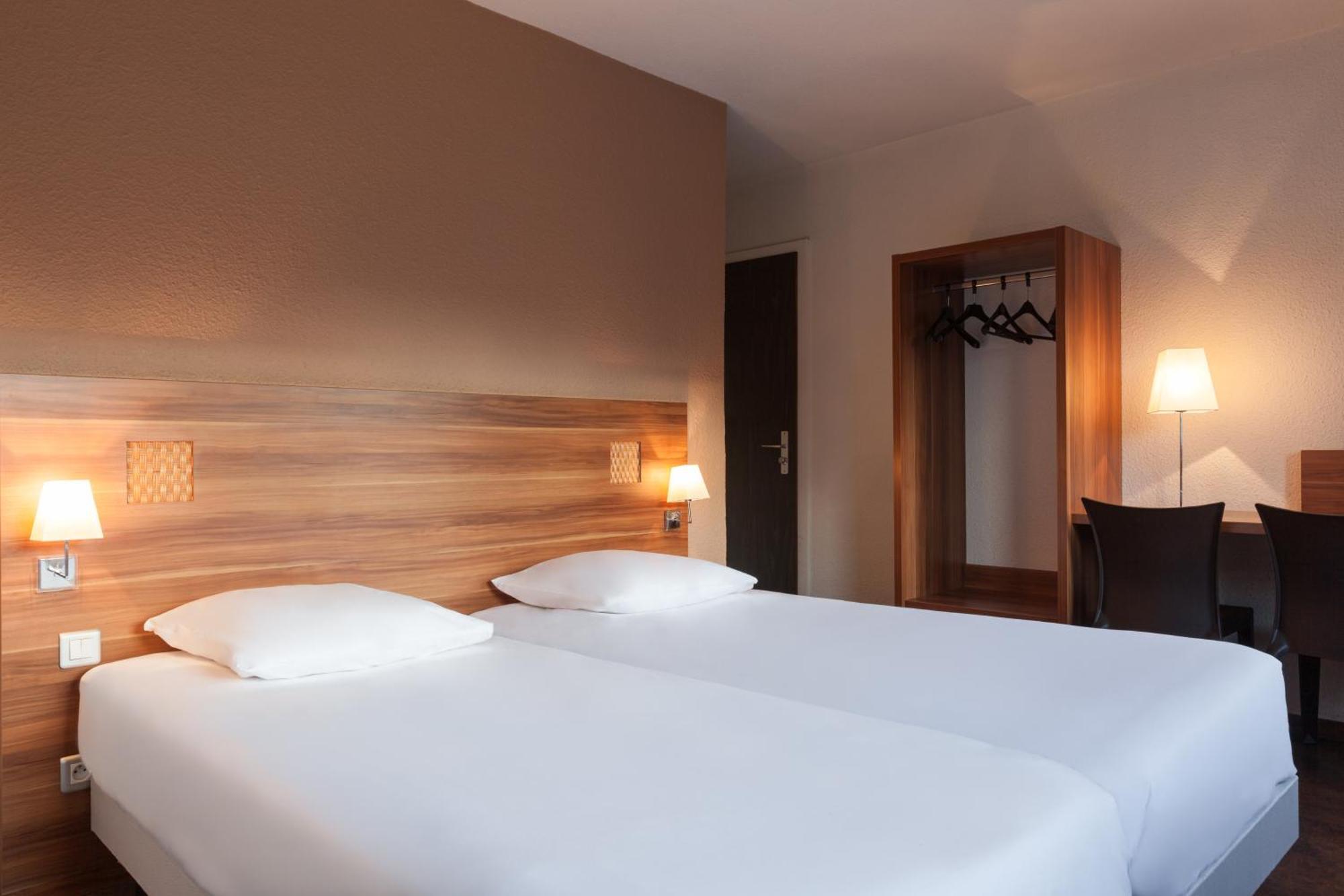 Standard Twin Room,1342564133:JPEG